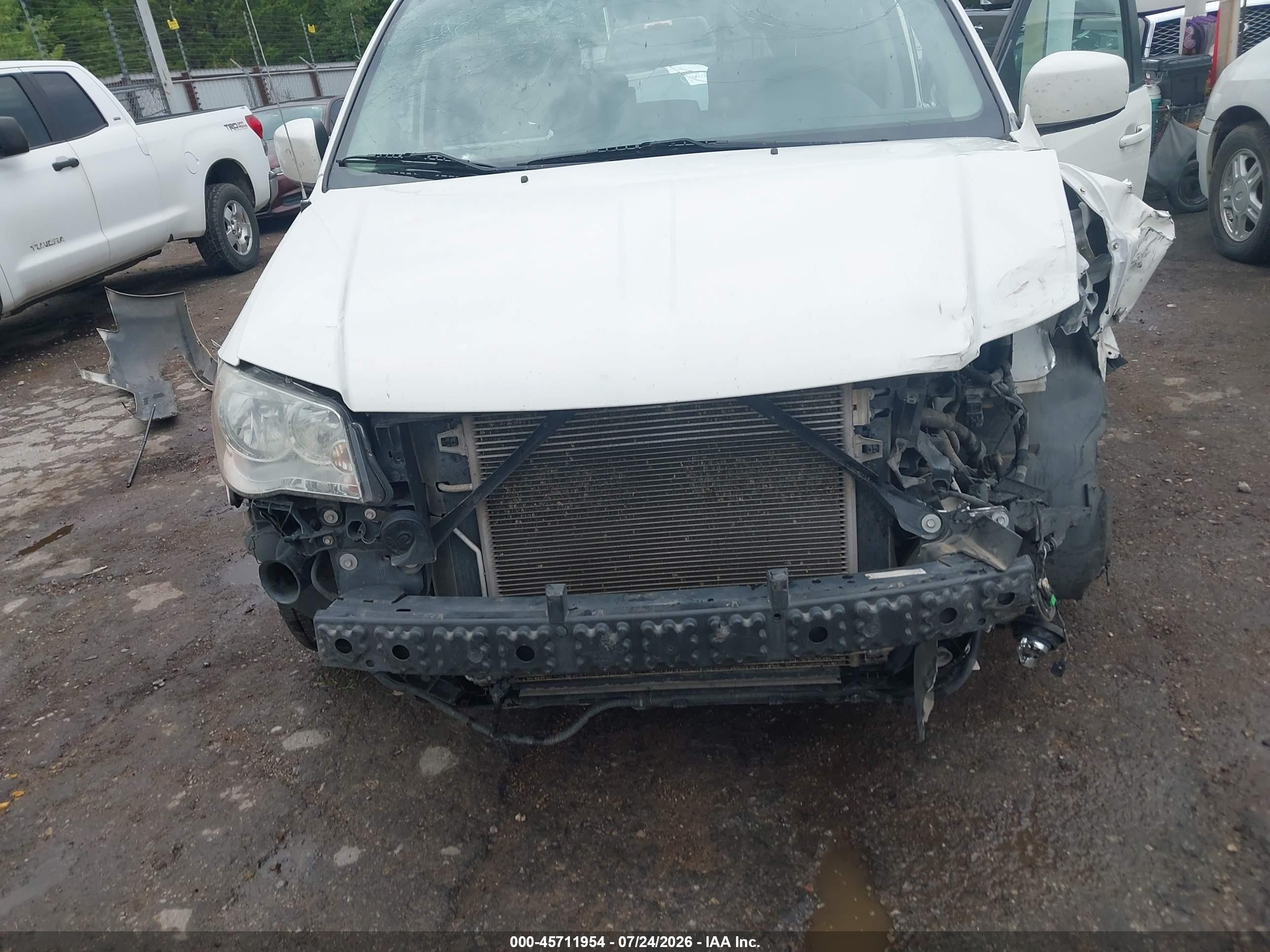 2013 Dodge Grand Caravan Sxt White vin: 2C4RDGCGXDR582407