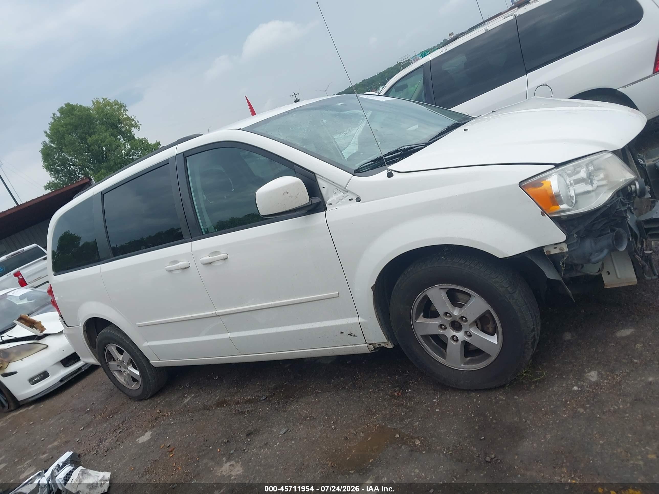 2013 Dodge Grand Caravan Sxt White vin: 2C4RDGCGXDR582407