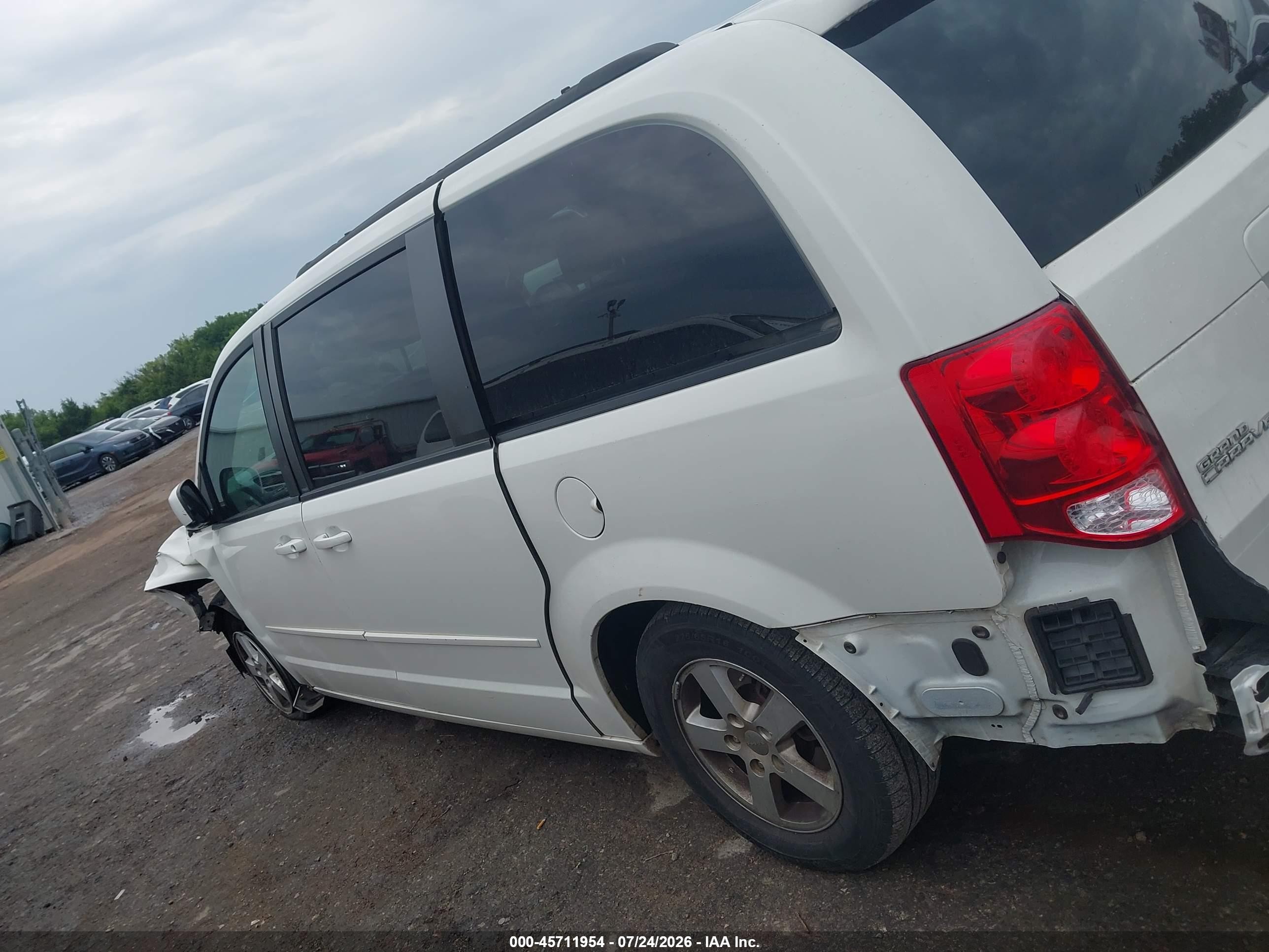 2013 Dodge Grand Caravan Sxt White vin: 2C4RDGCGXDR582407