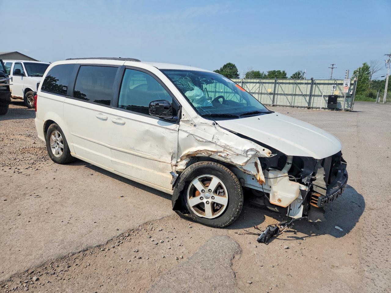 2013 Dodge Grand Caravan Sxt White vin: 2C4RDGCGXDR611596