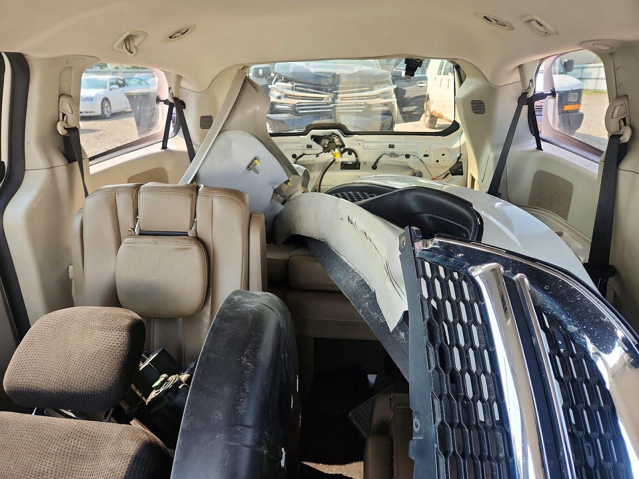 2013 Dodge Grand Caravan Sxt White vin: 2C4RDGCGXDR611596
