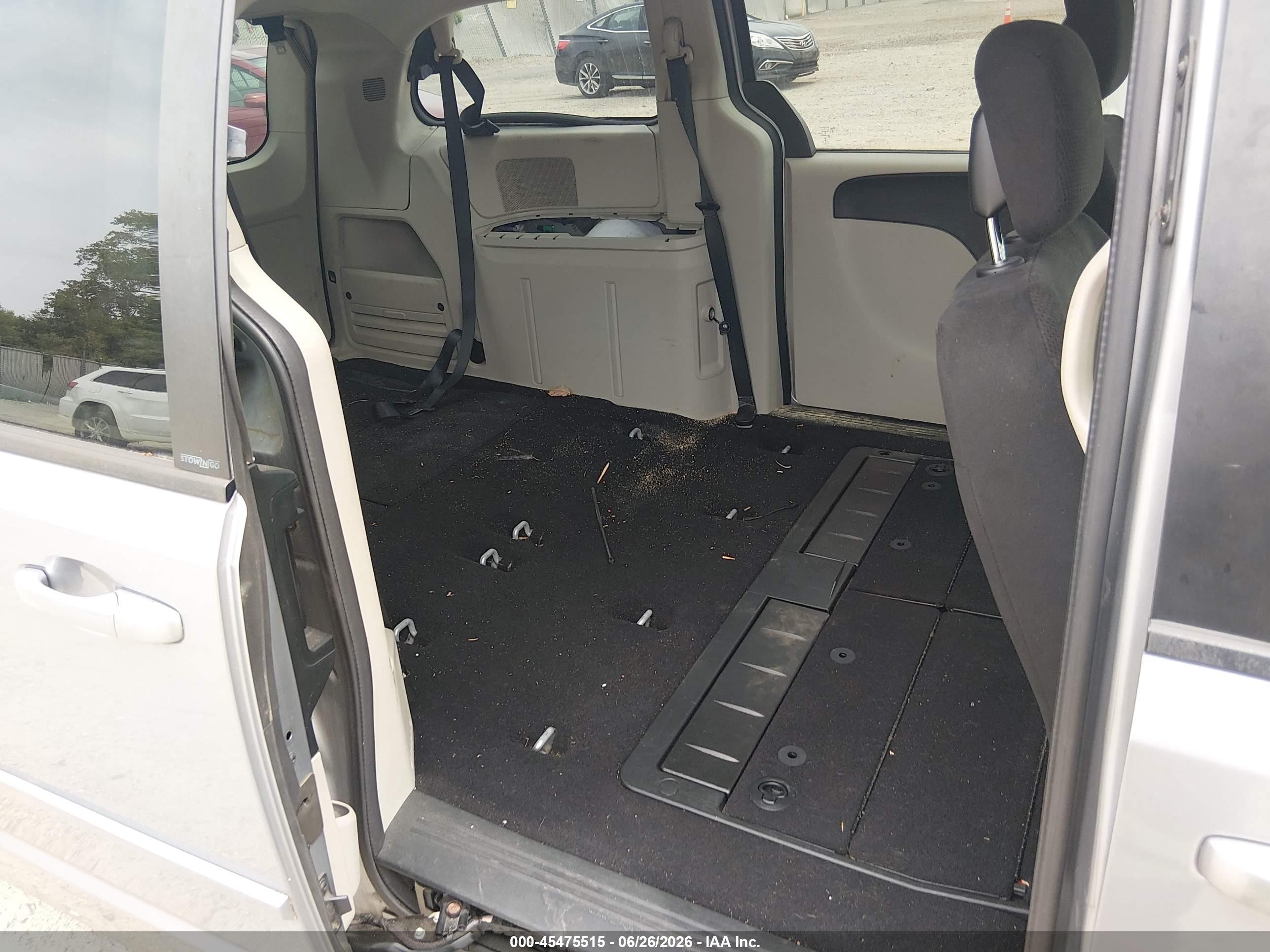 2013 Dodge Grand Caravan Sxt Silver vin: 2C4RDGCGXDR628916