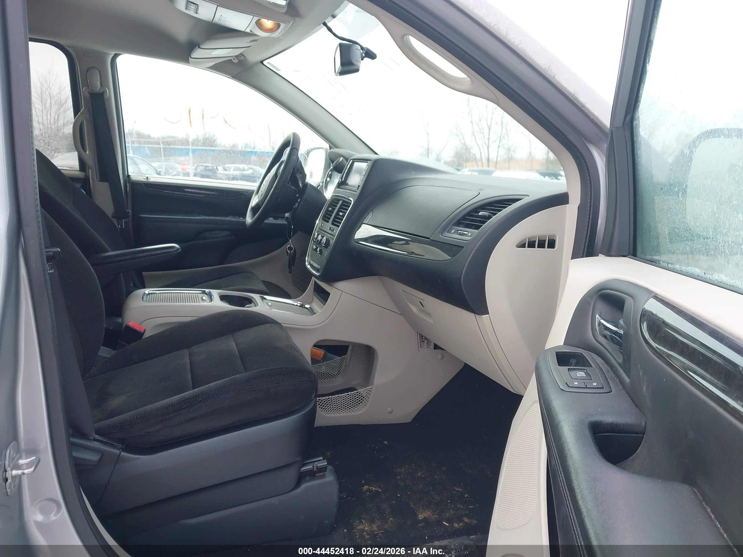 2013 Dodge Grand Caravan Sxt Silver vin: 2C4RDGCGXDR692227