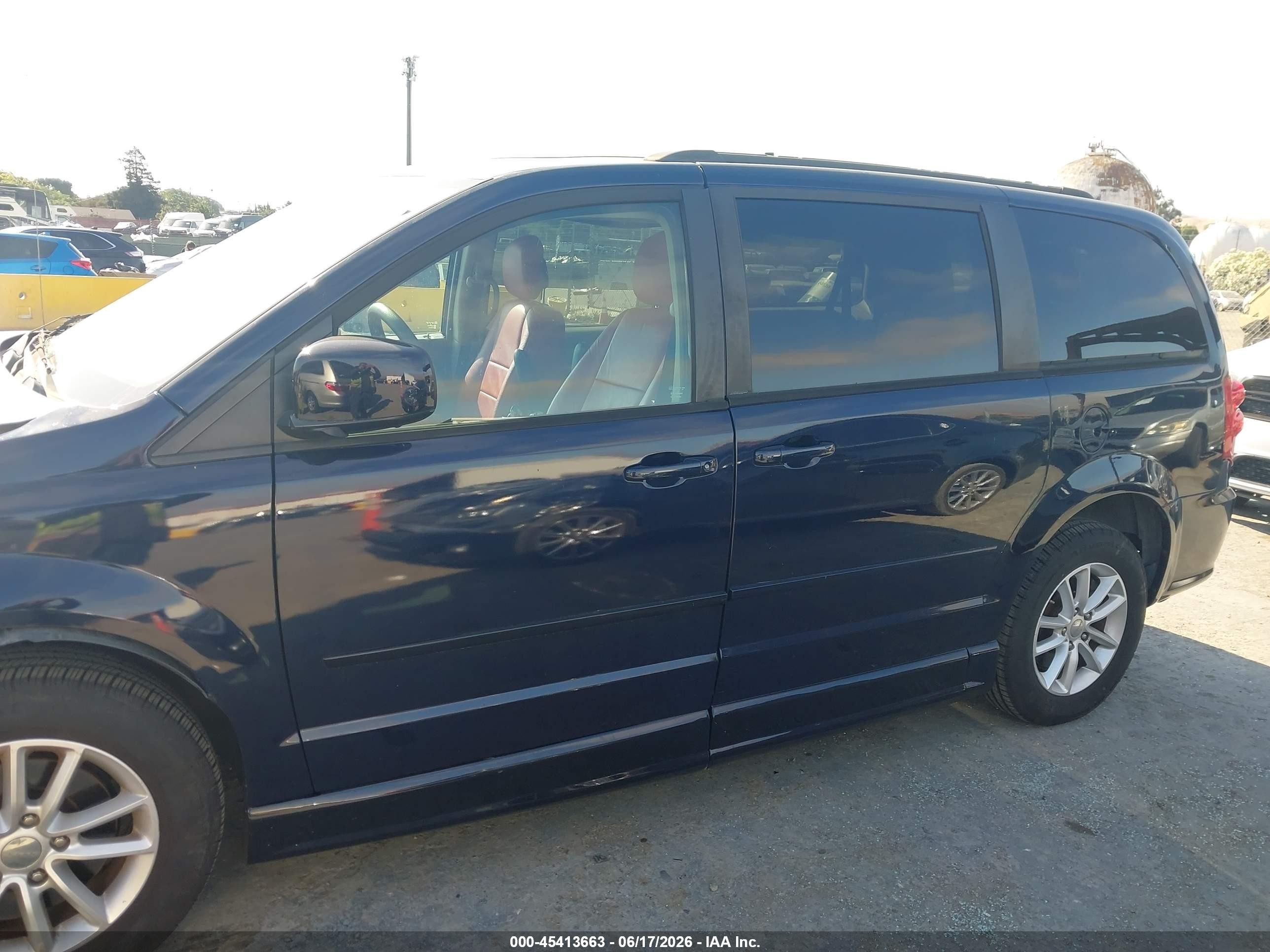 2013 Dodge Grand Caravan Sxt Dark Blue vin: 2C4RDGCGXDR738283