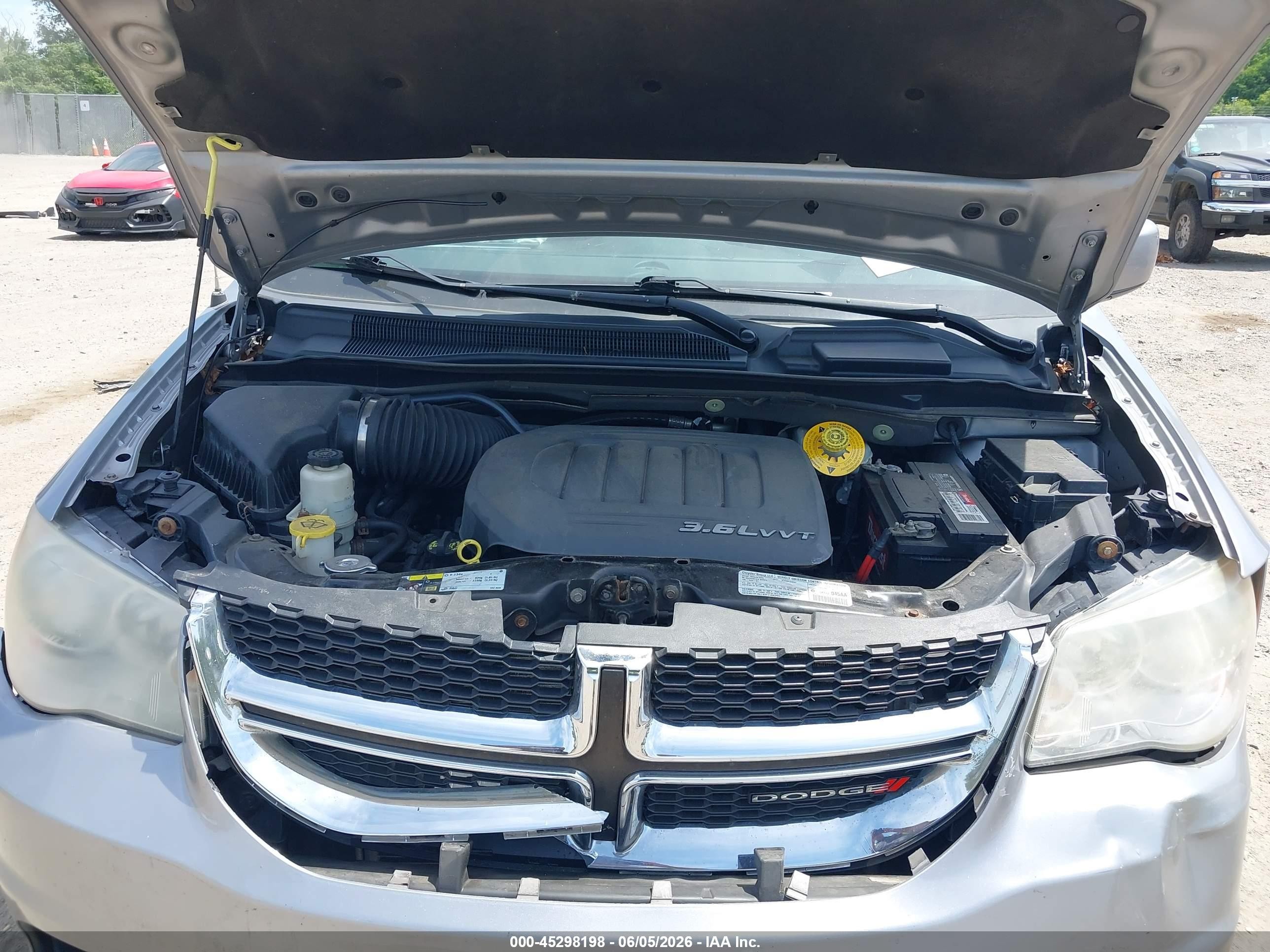 2013 Dodge Grand Caravan Sxt Silver vin: 2C4RDGCGXDR794823