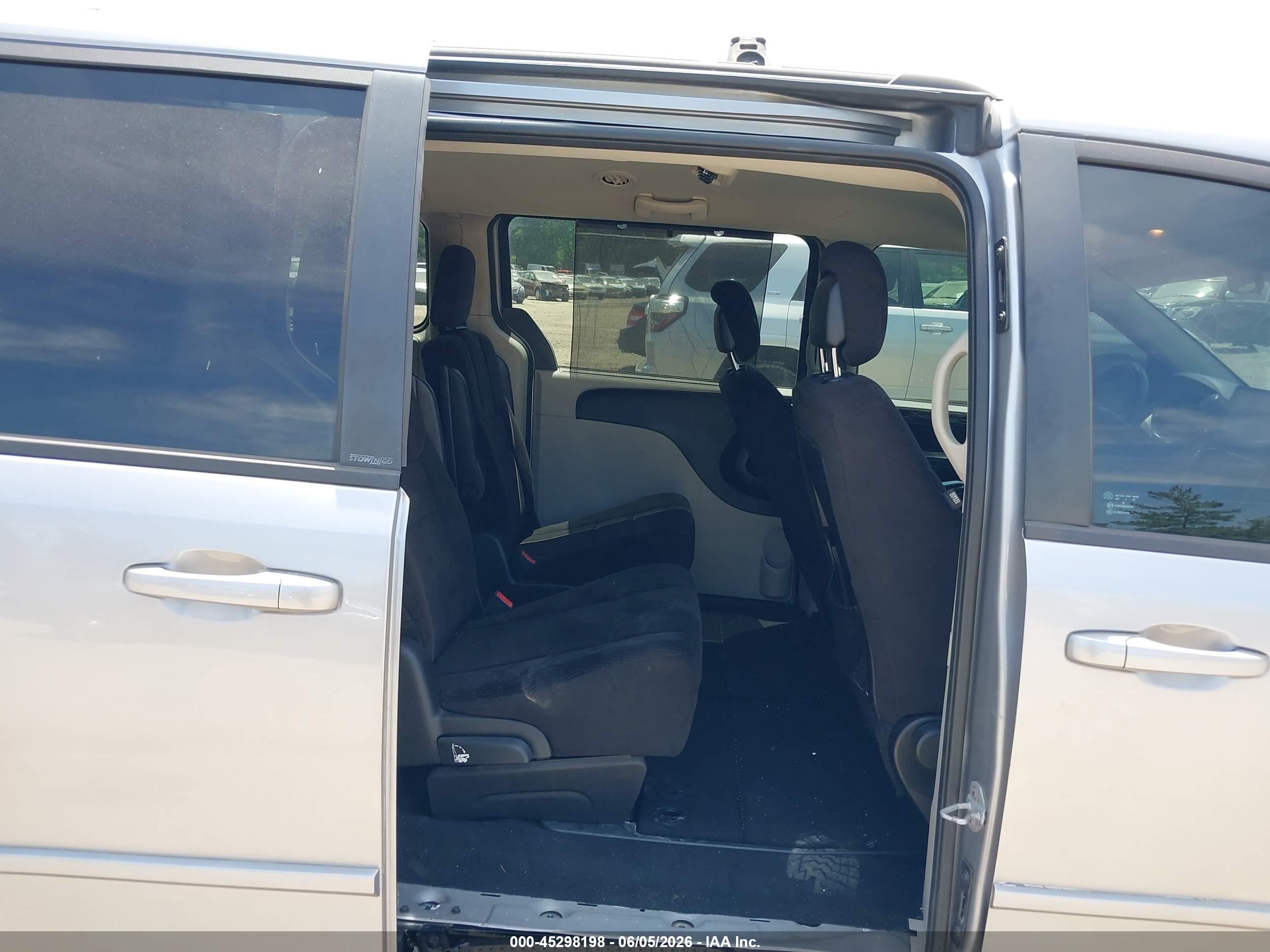2013 Dodge Grand Caravan Sxt Silver vin: 2C4RDGCGXDR794823