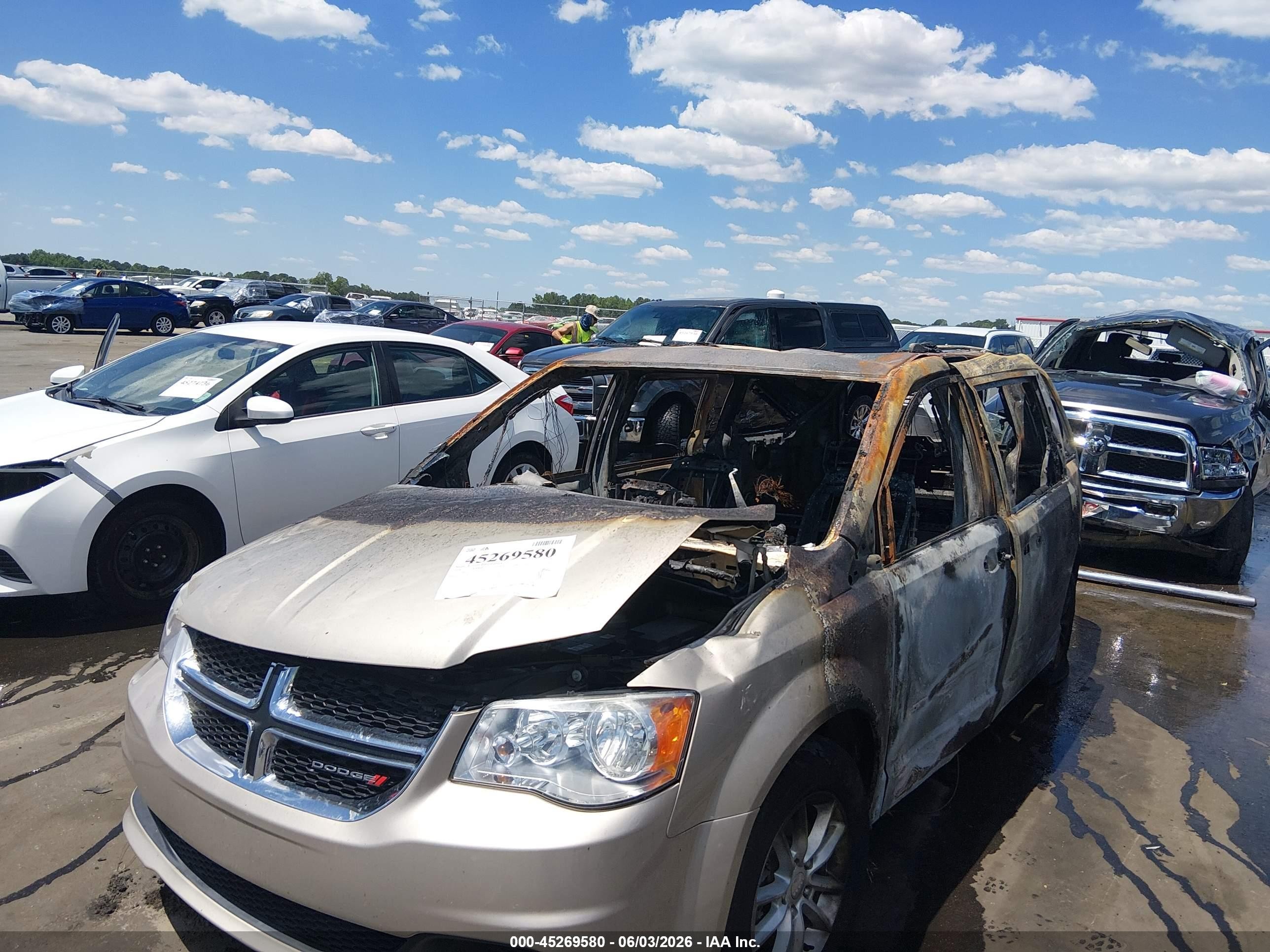 2014 Dodge Grand Caravan Sxt Tan vin: 2C4RDGCGXER194594