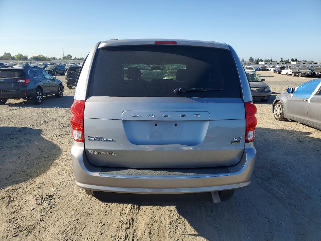 2014 Dodge Grand Caravan Sxt Silver vin: 2C4RDGCGXER252767