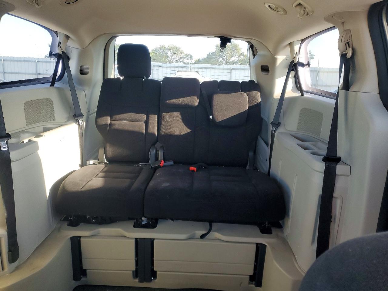 2014 Dodge Grand Caravan Sxt Silver vin: 2C4RDGCGXER252767