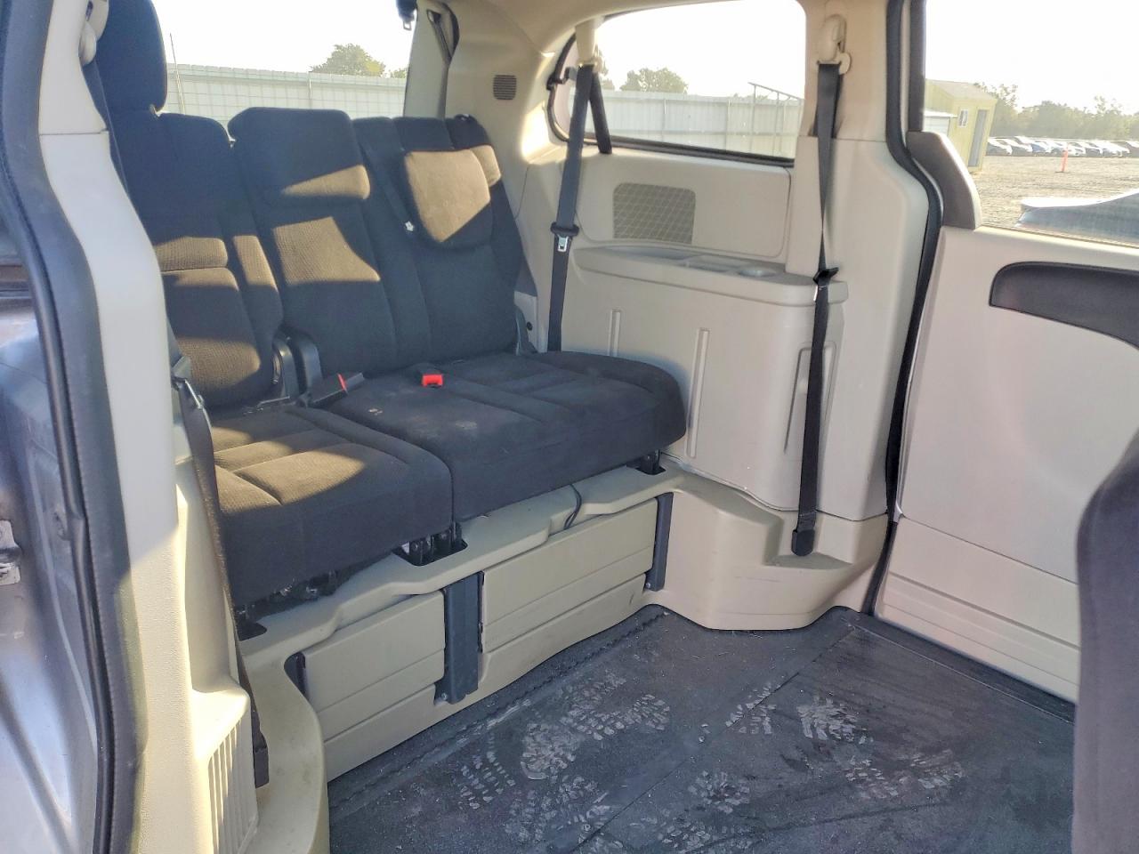 2014 Dodge Grand Caravan Sxt Silver vin: 2C4RDGCGXER252767