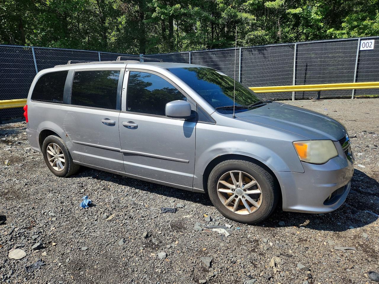 2014 Dodge Grand Caravan Sxt Silver vin: 2C4RDGCGXER253868