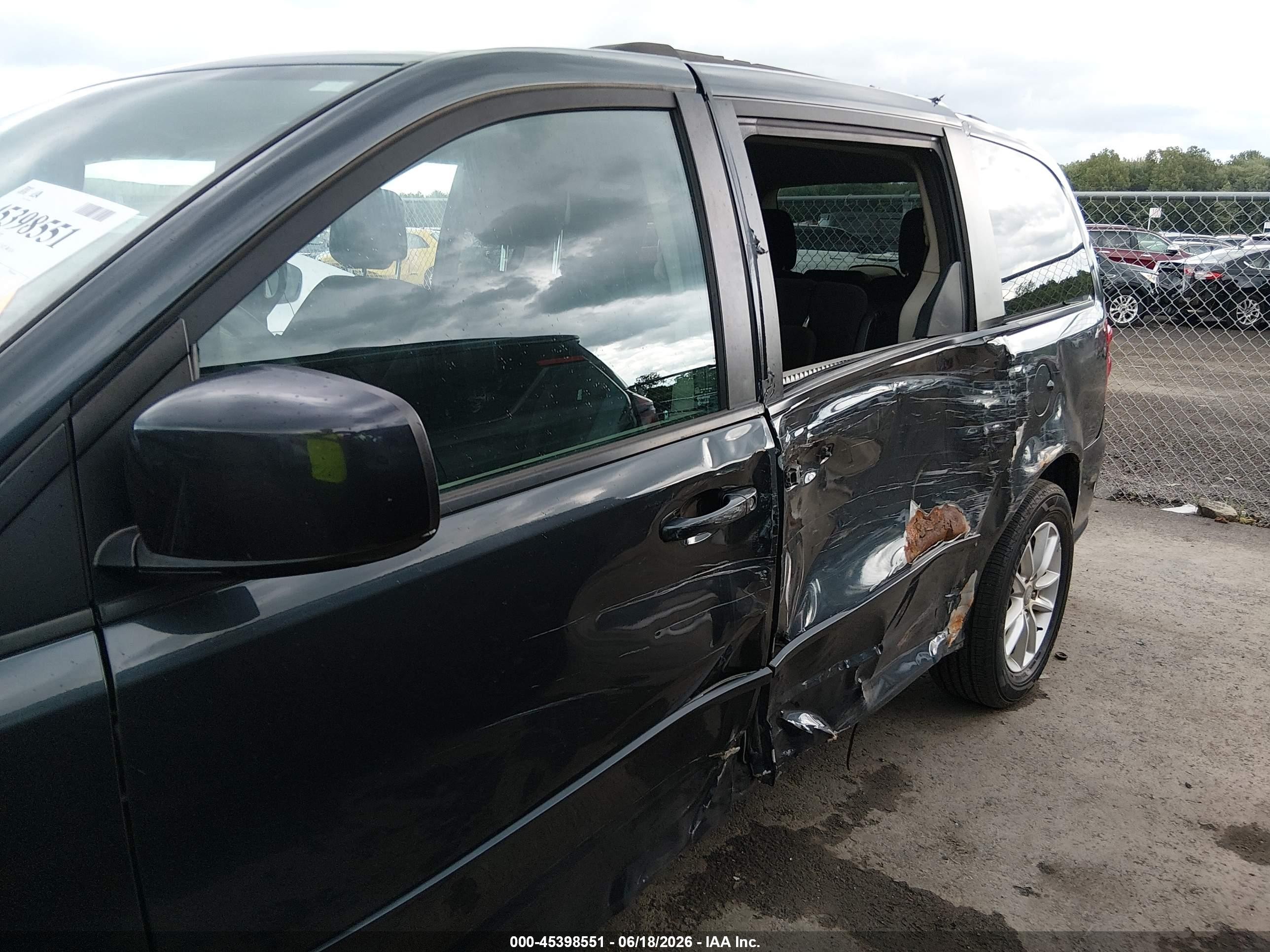 2014 Dodge Grand Caravan Sxt Blue vin: 2C4RDGCGXER262277