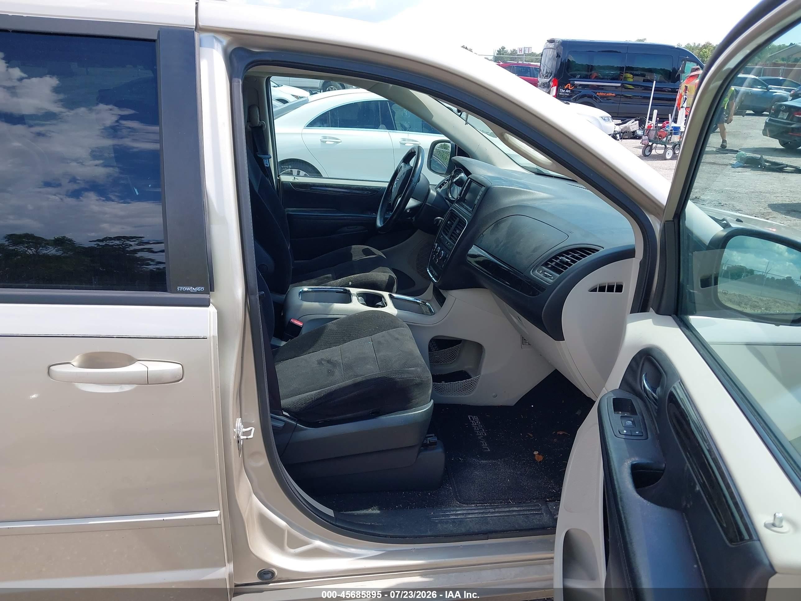 2014 Dodge Grand Caravan Sxt Champagne vin: 2C4RDGCGXER266359