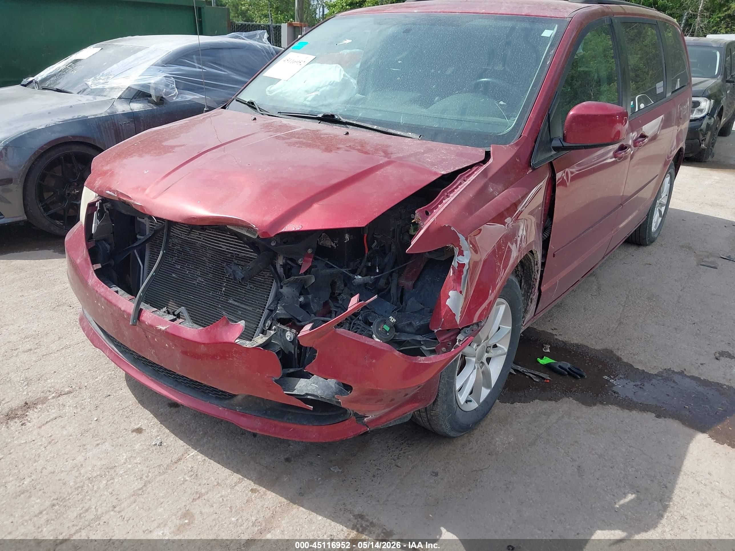 2014 Dodge Grand Caravan Sxt Red vin: 2C4RDGCGXER291729