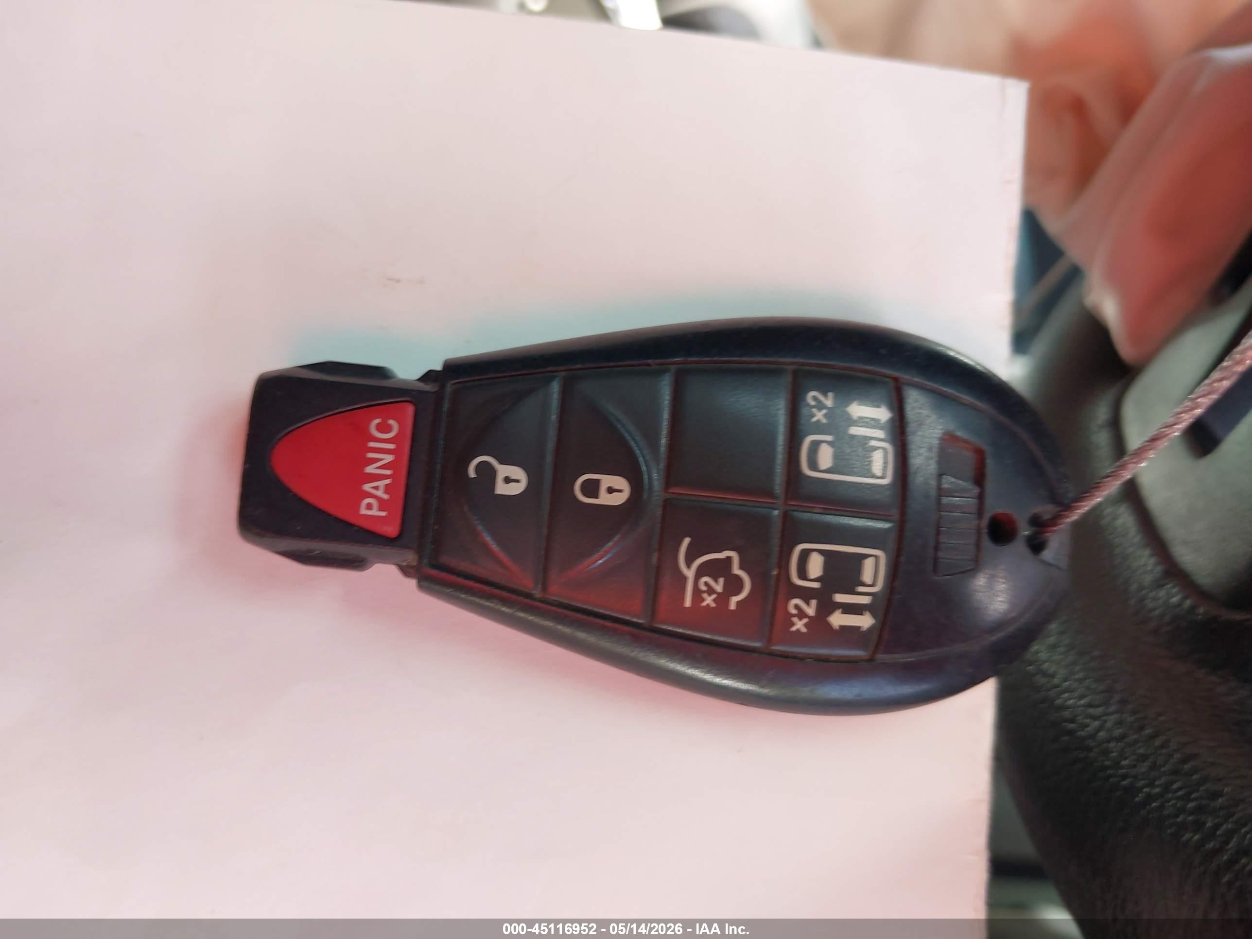 2014 Dodge Grand Caravan Sxt Red vin: 2C4RDGCGXER291729