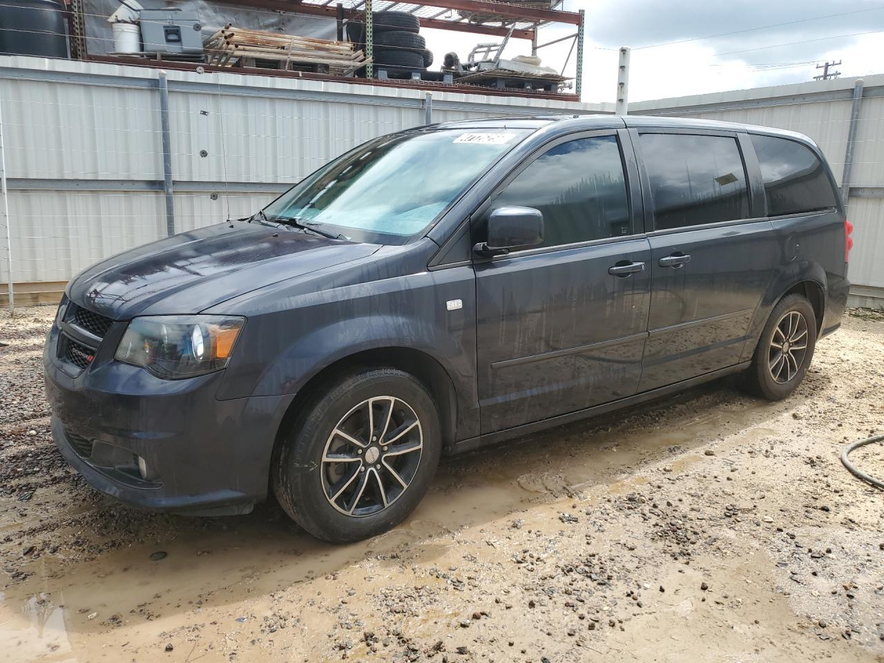 2014 Dodge Grand Caravan Sxt Blue vin: 2C4RDGCGXER462608 Damage: Left Front Door, Dent(S) W/ Paint Dmg, 1/8 To 1/2 Inch