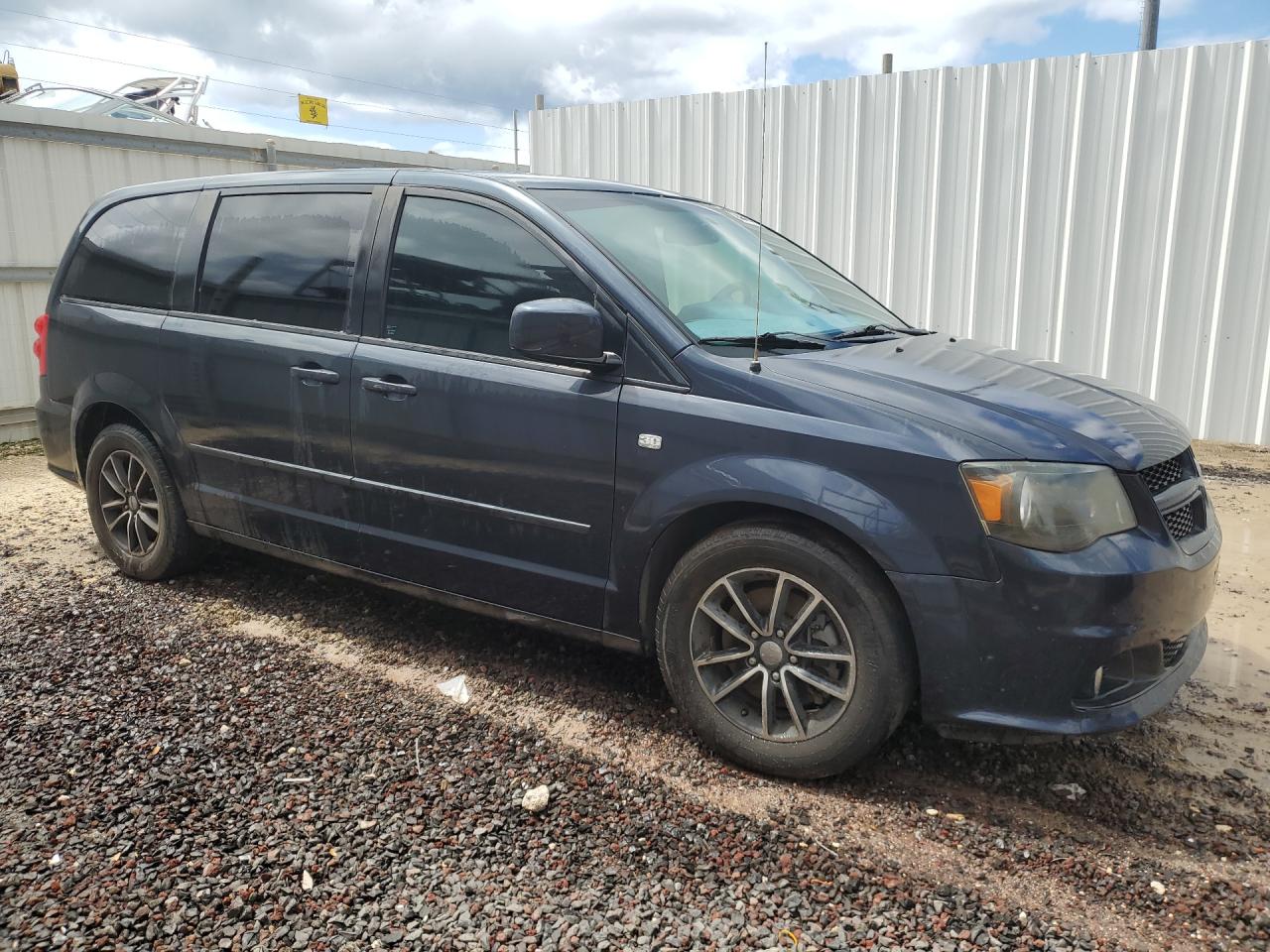 2014 Dodge Grand Caravan Sxt Blue vin: 2C4RDGCGXER462608 Damage: Right Front Door, Dent(S) W/ Paint Dmg, 1/2 To 1 Inch