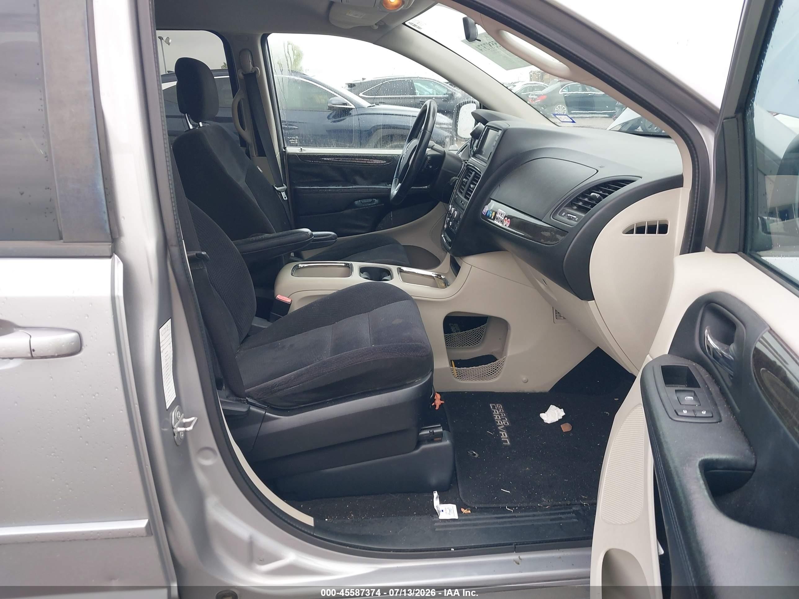 2015 Dodge Grand Caravan Sxt Silver vin: 2C4RDGCGXFR533128
