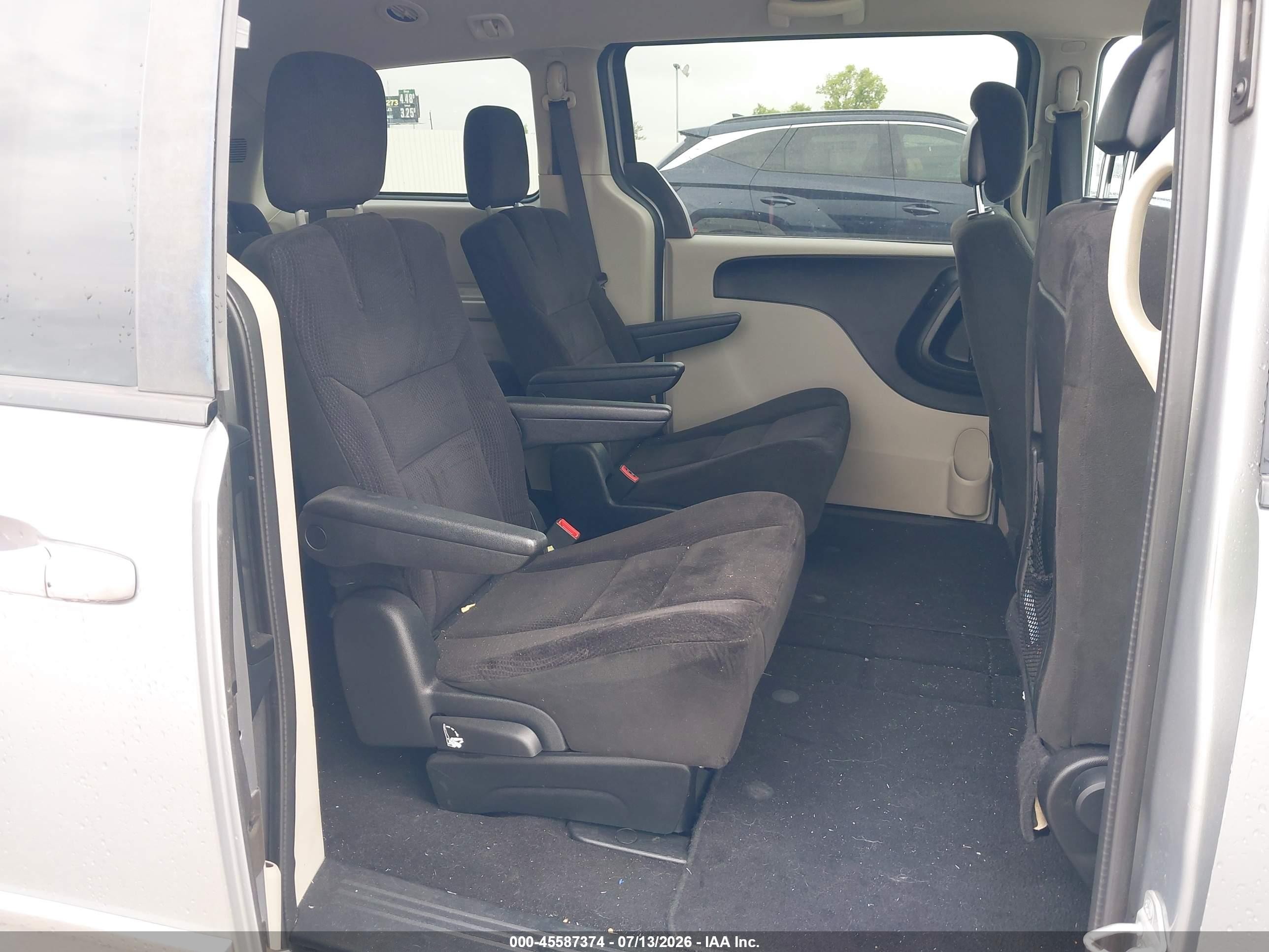 2015 Dodge Grand Caravan Sxt Silver vin: 2C4RDGCGXFR533128