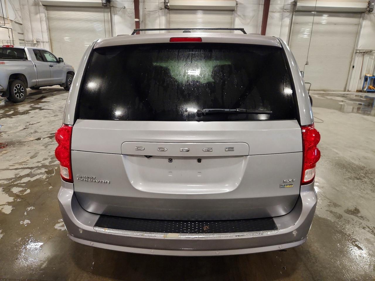 2015 Dodge Grand Caravan Sxt Silver vin: 2C4RDGCGXFR548227