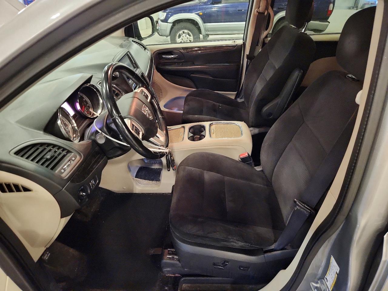 2015 Dodge Grand Caravan Sxt Silver vin: 2C4RDGCGXFR548227