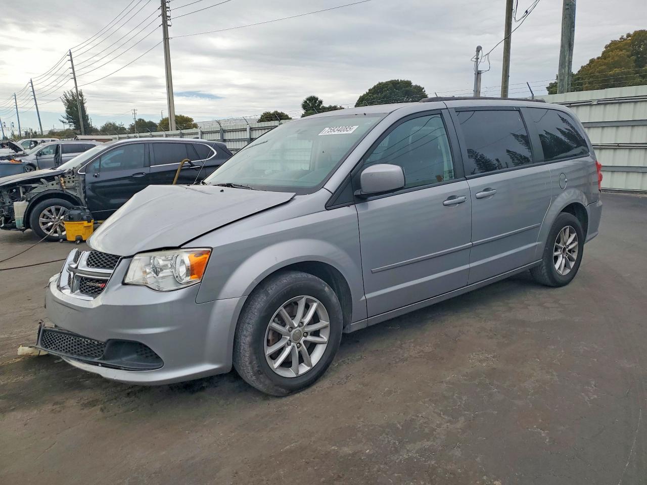 2015 Dodge Grand Caravan Sxt Silver vin: 2C4RDGCGXFR549104