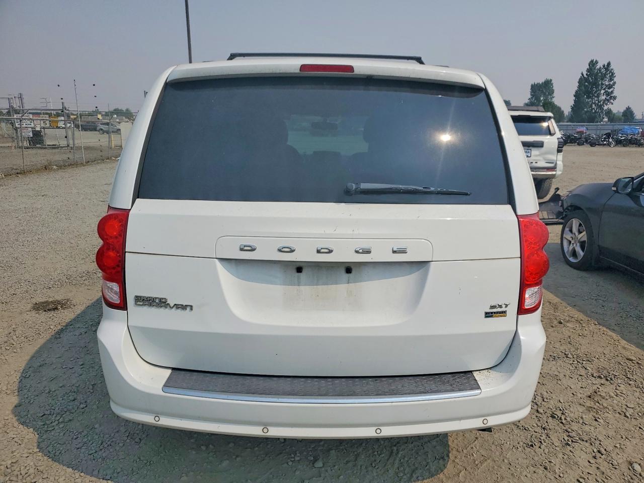 2015 Dodge Caravan Sxt White vin: 2C4RDGCGXGR318091