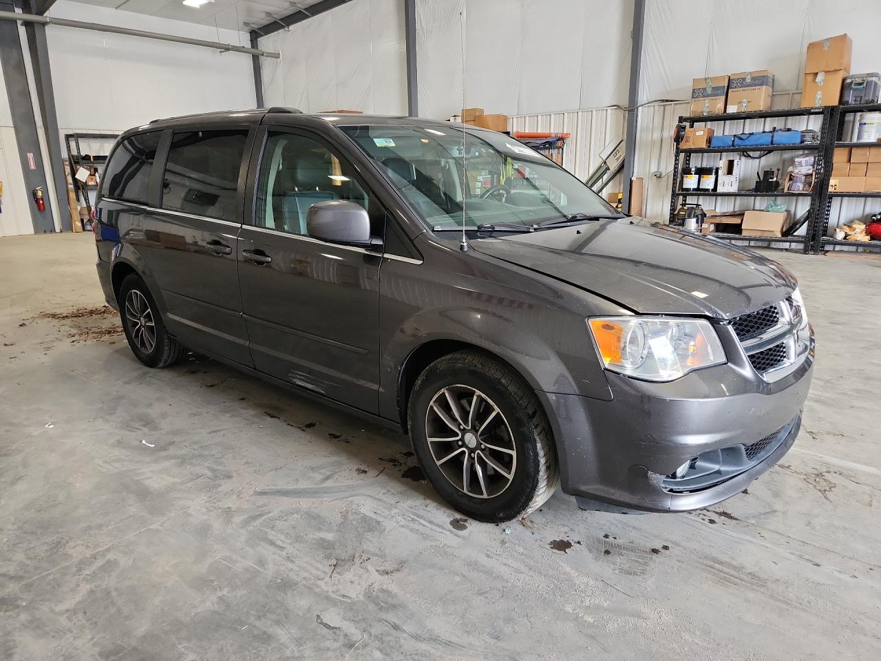 2017 Dodge Grand Caravan Sxt Gray vin: 2C4RDGCGXHR749029 Damage: Front Bumper/Cover, Broken, Replacement Required