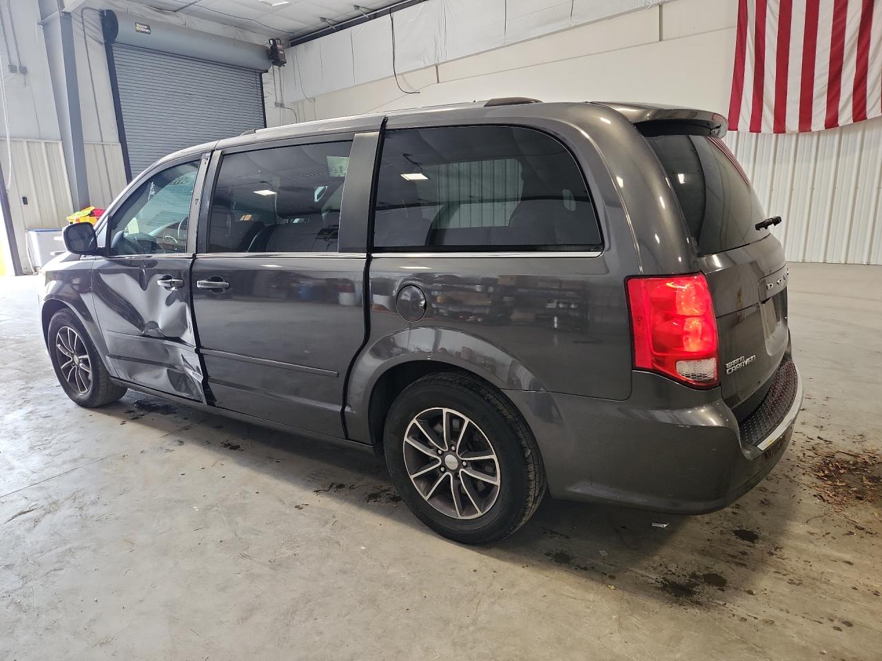 2017 Dodge Grand Caravan Sxt Gray vin: 2C4RDGCGXHR749029 Damage: Left Qtr Panel, Dent(S) W/ Paint Dmg, 1/8 To 1/2 Inch