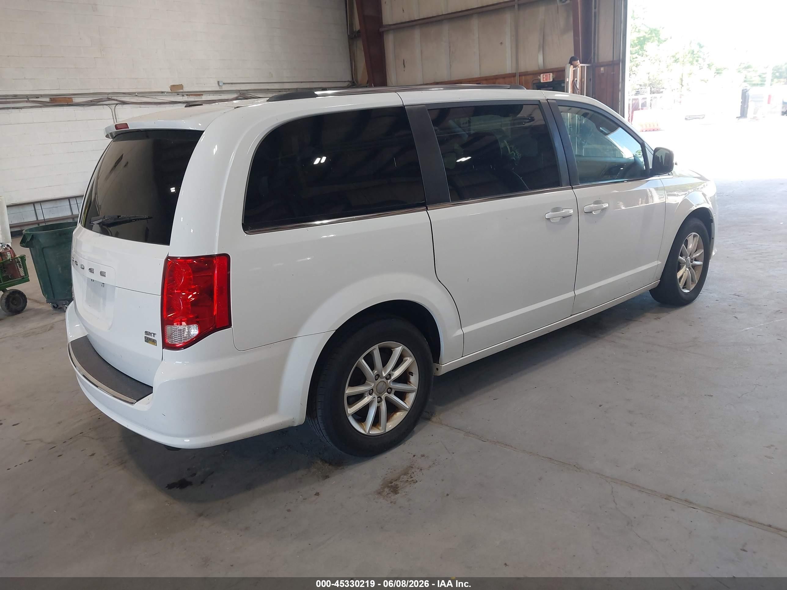 2018 Dodge Grand Caravan Sxt White vin: 2C4RDGCGXJR224512