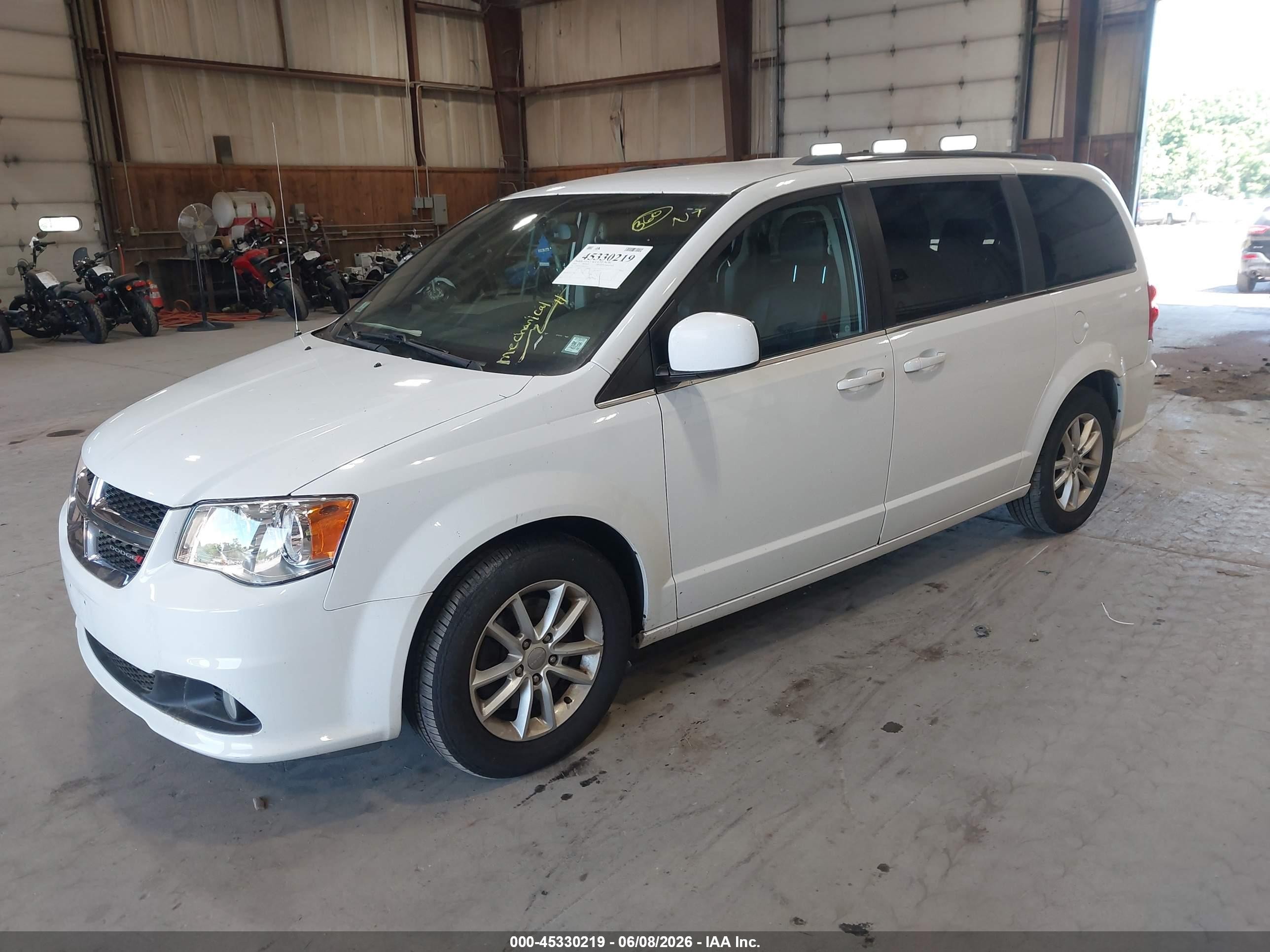 2018 Dodge Grand Caravan Sxt White vin: 2C4RDGCGXJR224512