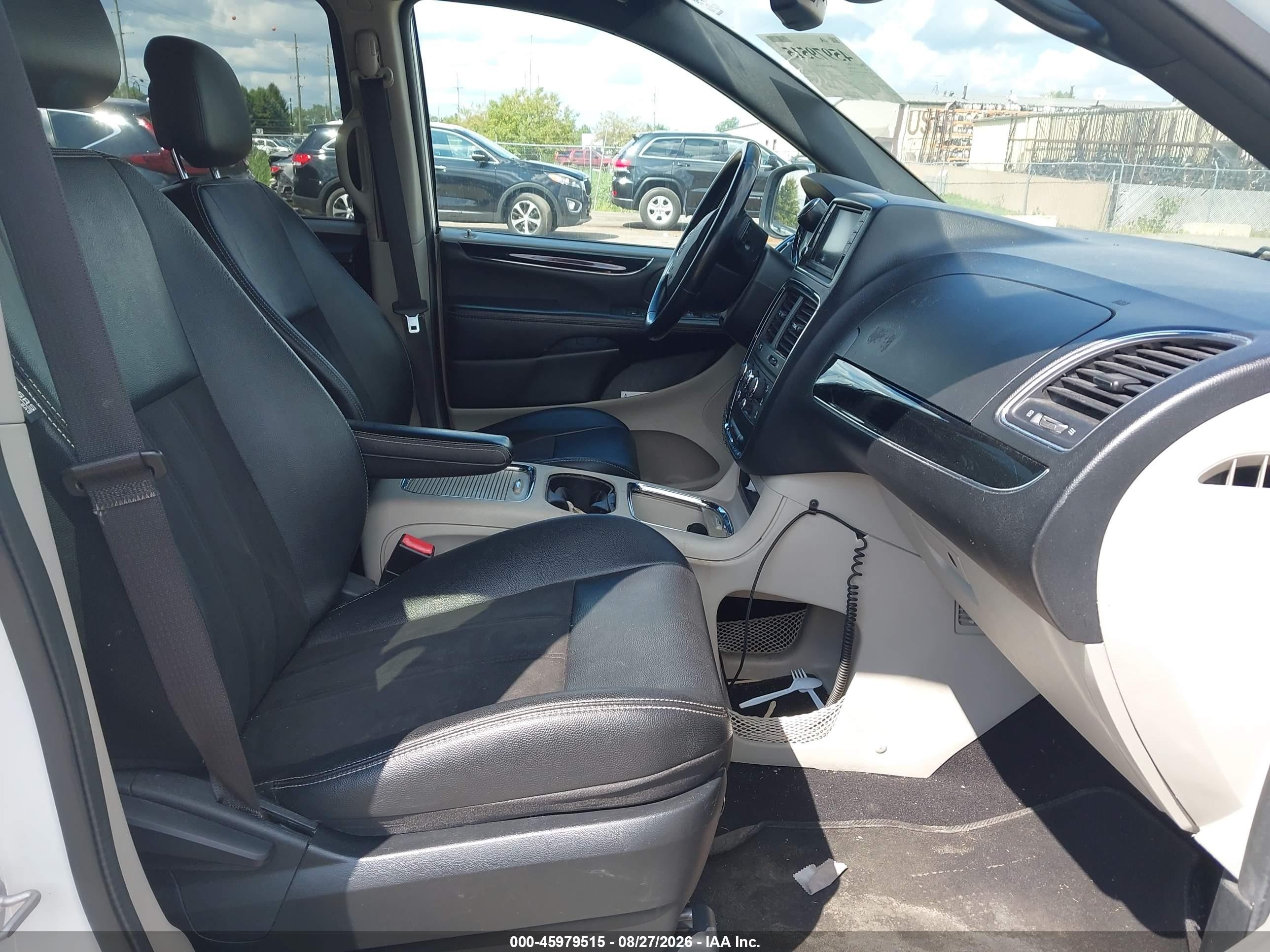 2020 Dodge Grand Caravan Sxt White vin: 2C4RDGCGXLR201962