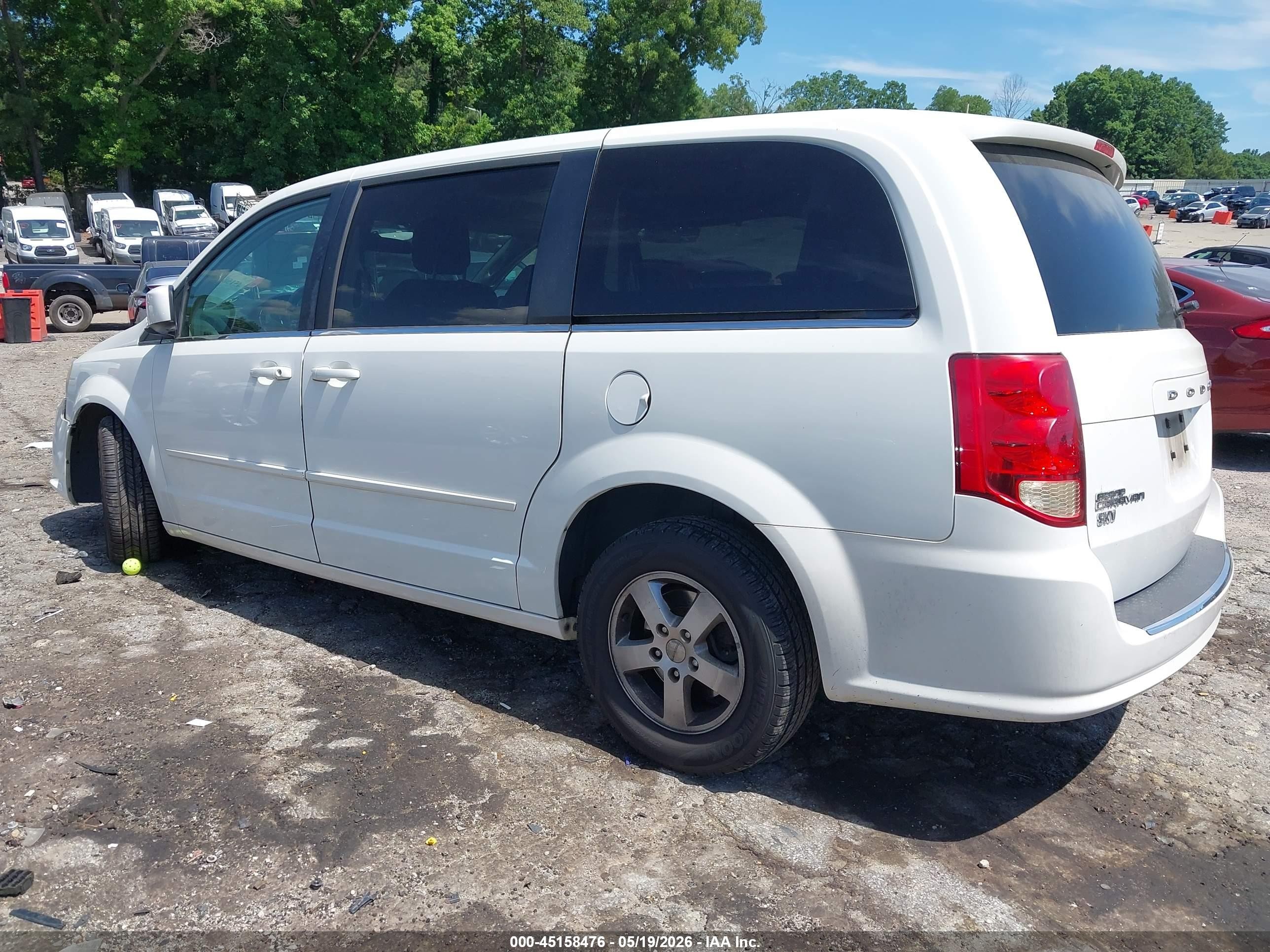 2012 Dodge Grand Caravan Crew White vin: 2C4RDGDG0CR113131