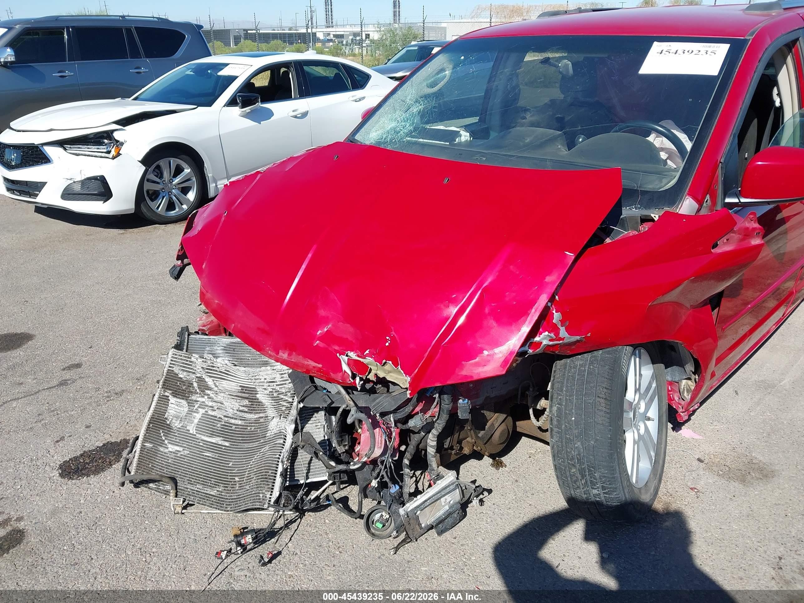 2012 Dodge Grand Caravan Crew Red vin: 2C4RDGDG0CR321820