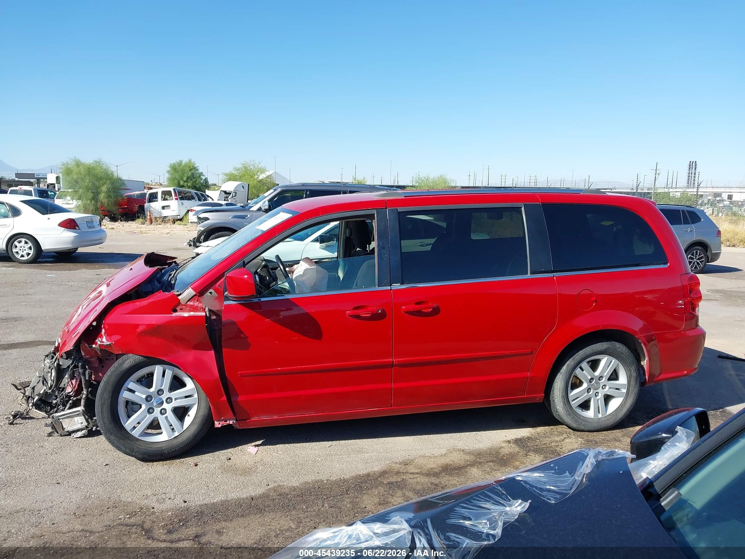 2012 Dodge Grand Caravan Crew Red vin: 2C4RDGDG0CR321820