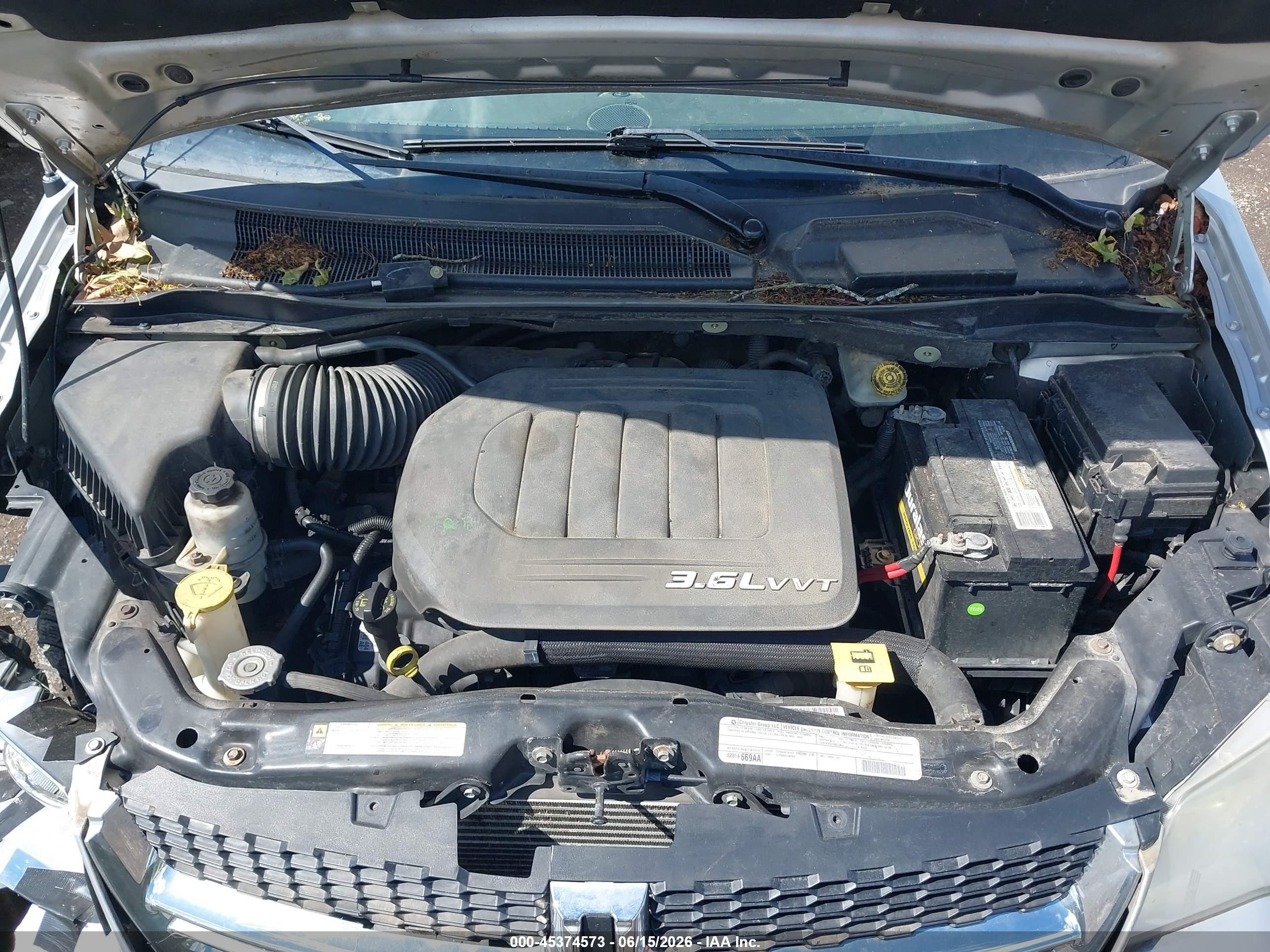 2012 Dodge Grand Caravan Crew Silver vin: 2C4RDGDG1CR128835