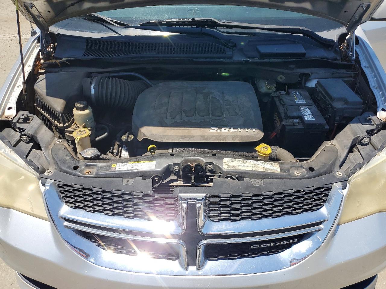 2012 Dodge Grand Caravan Crew Silver vin: 2C4RDGDG1CR219670