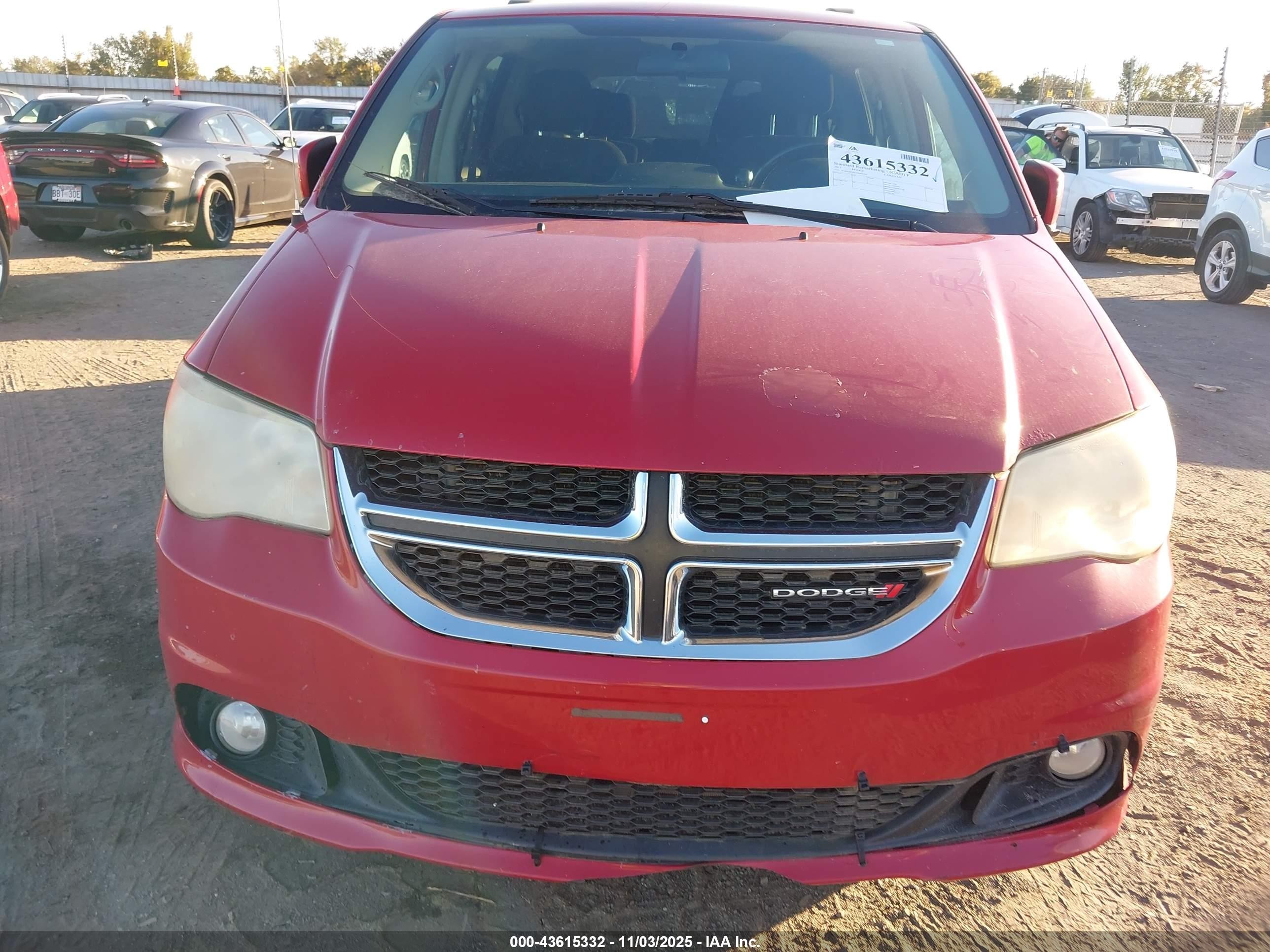 2013 Dodge Grand Caravan Crew Red vin: 2C4RDGDG1DR800765
