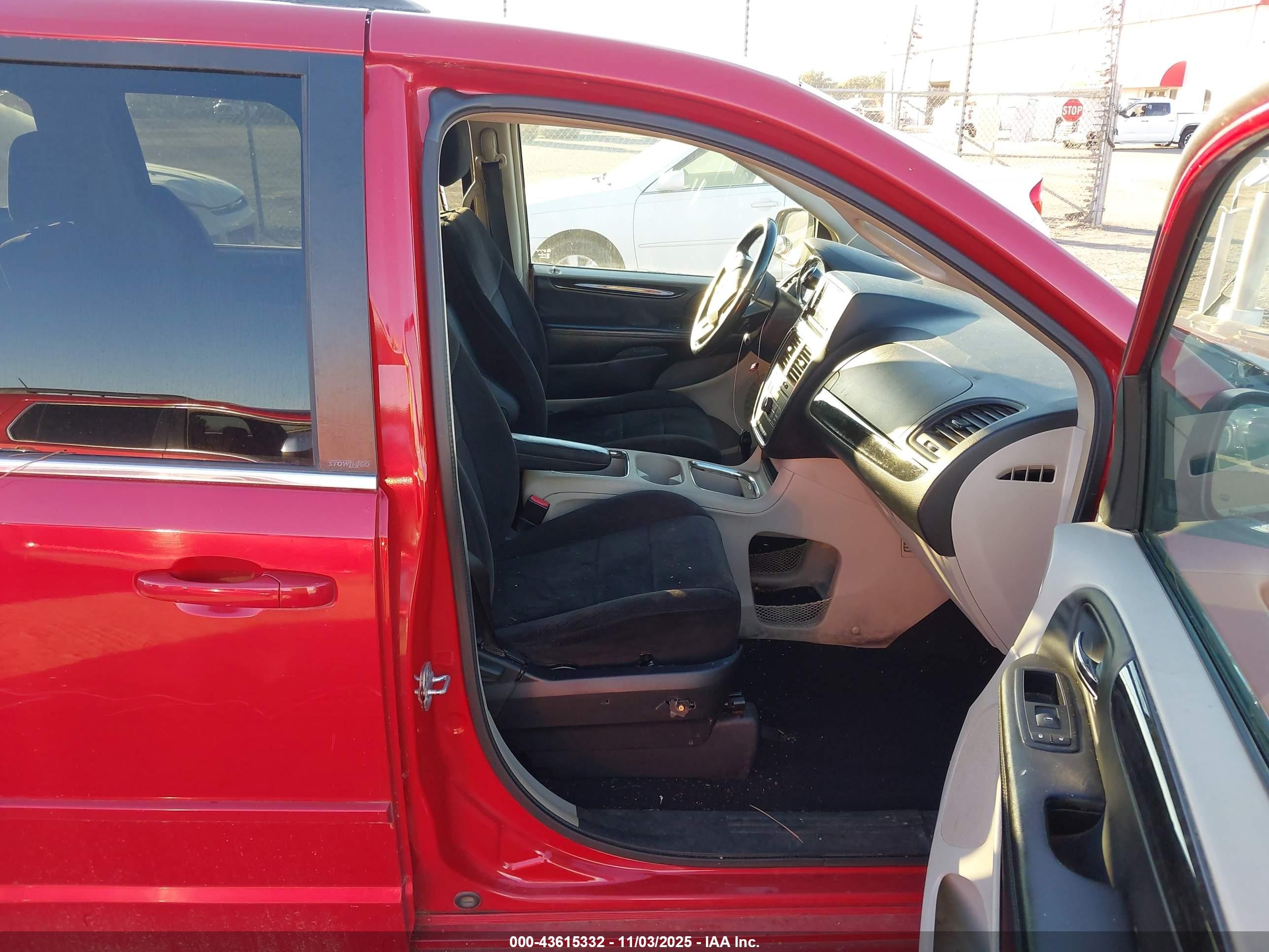 2013 Dodge Grand Caravan Crew Red vin: 2C4RDGDG1DR800765