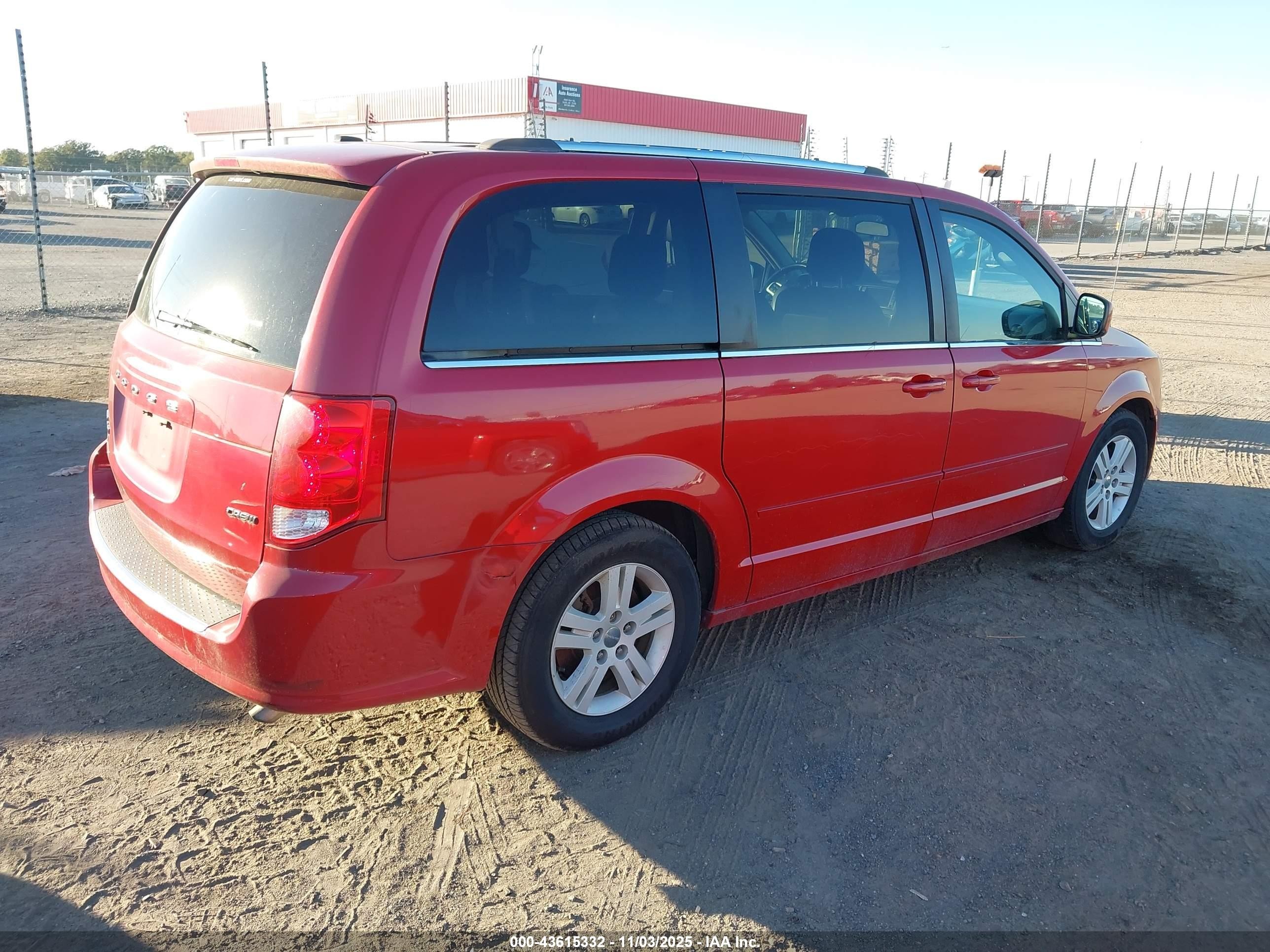 2013 Dodge Grand Caravan Crew Red vin: 2C4RDGDG1DR800765