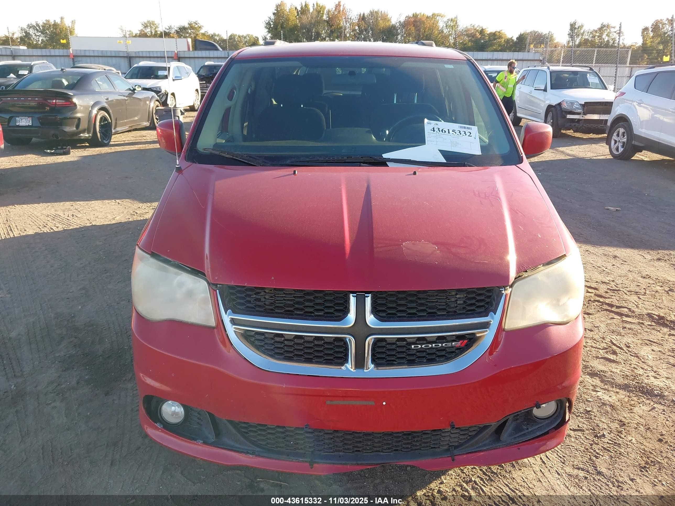 2013 Dodge Grand Caravan Crew Red vin: 2C4RDGDG1DR800765