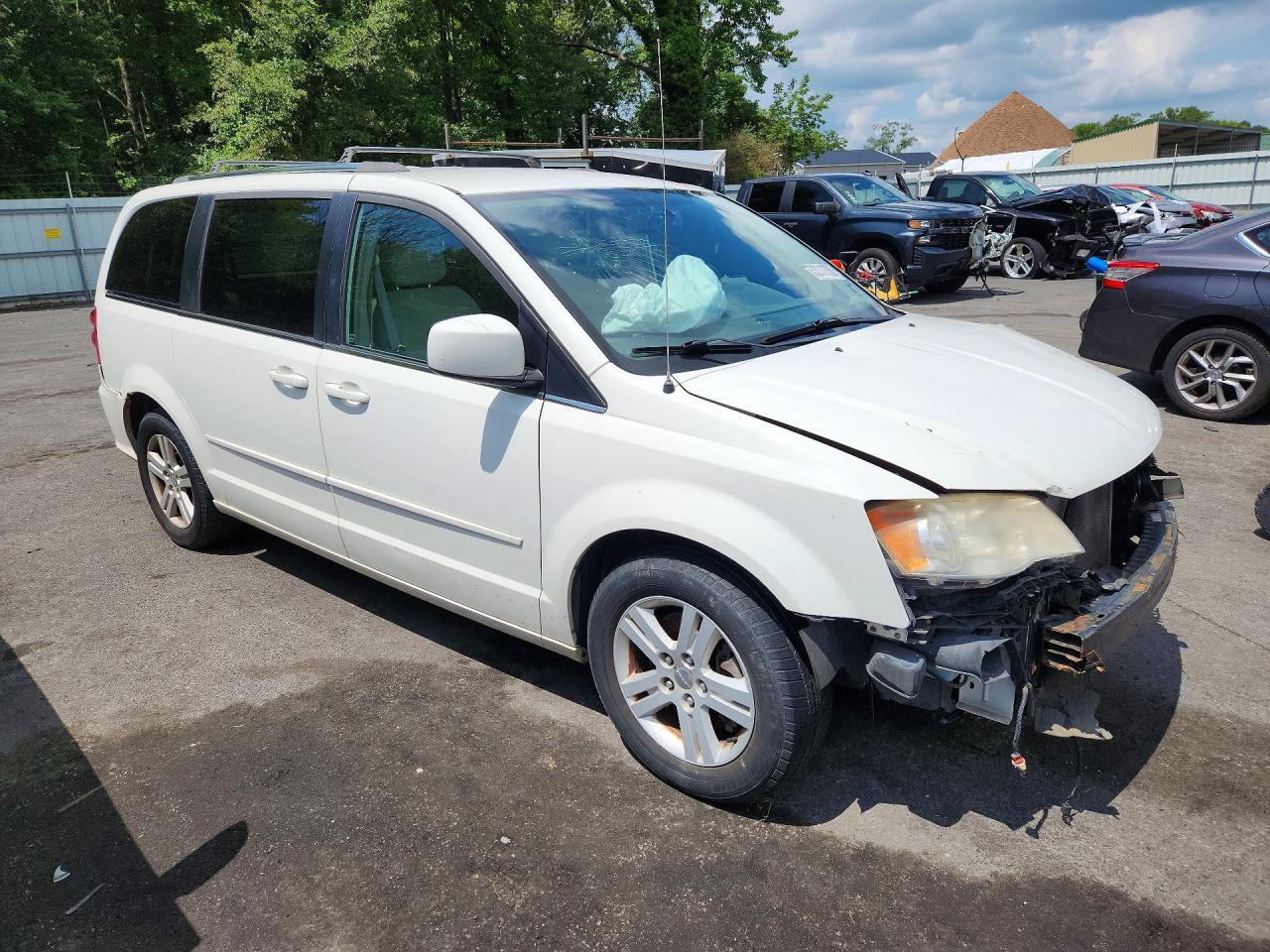 2013 Dodge Grand Caravan Crew White vin: 2C4RDGDG2DR586370
