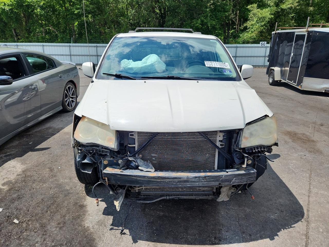 2013 Dodge Grand Caravan Crew White vin: 2C4RDGDG2DR586370