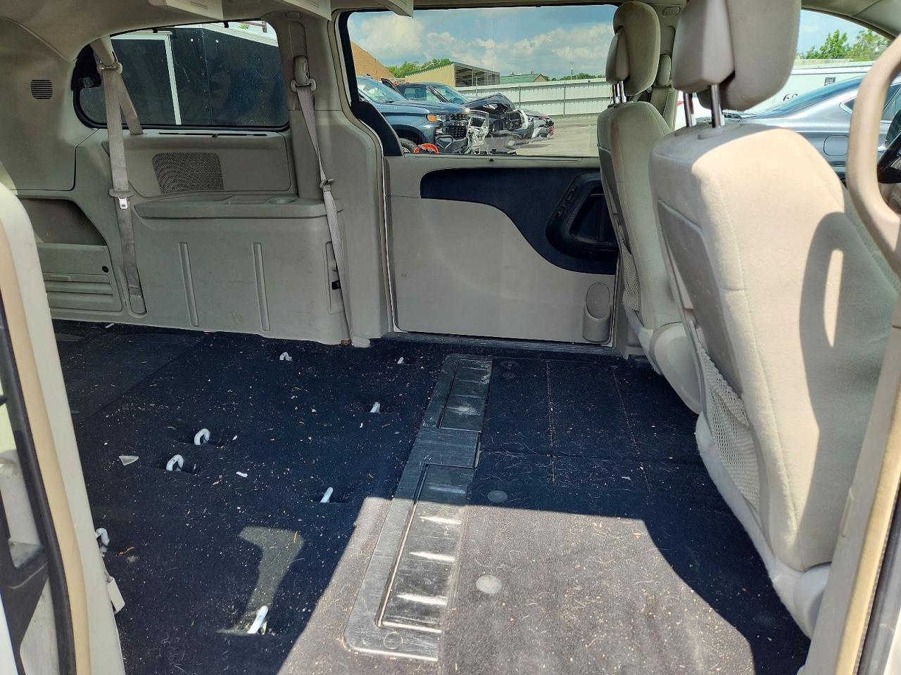 2013 Dodge Grand Caravan Crew White vin: 2C4RDGDG2DR586370