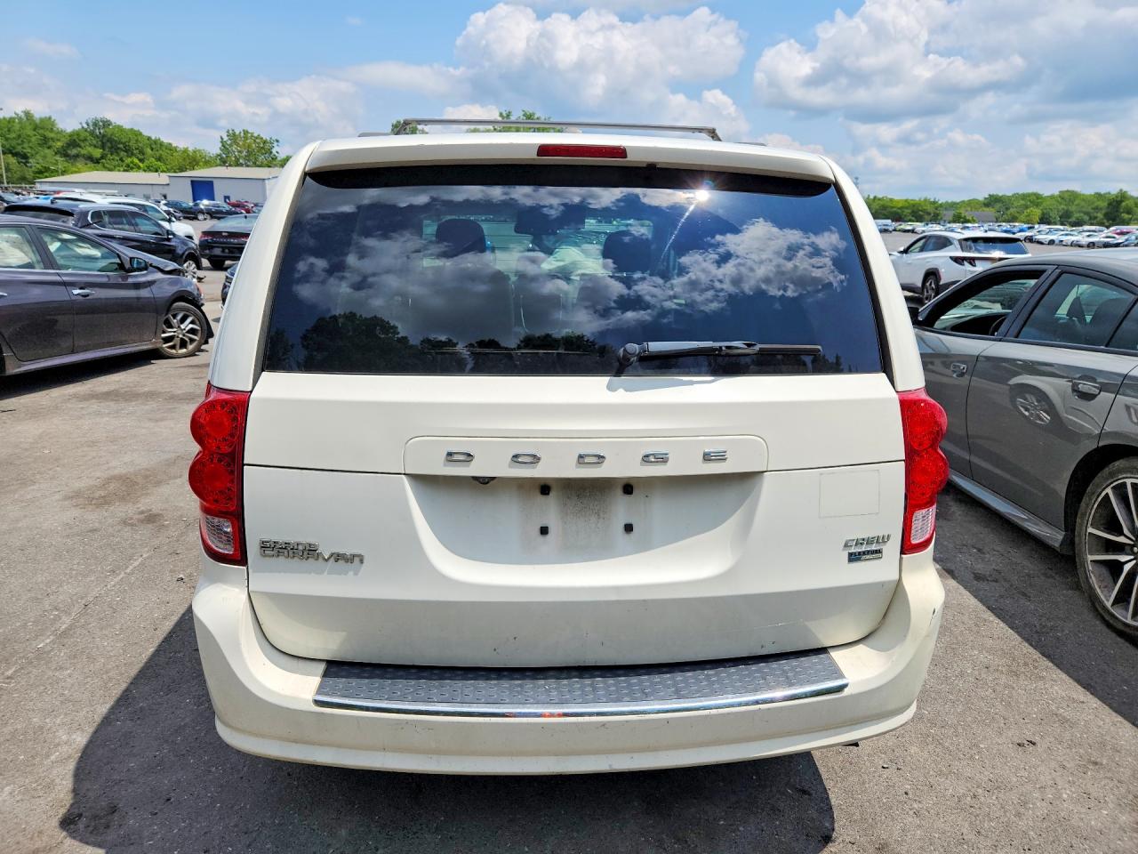2013 Dodge Grand Caravan Crew White vin: 2C4RDGDG2DR586370