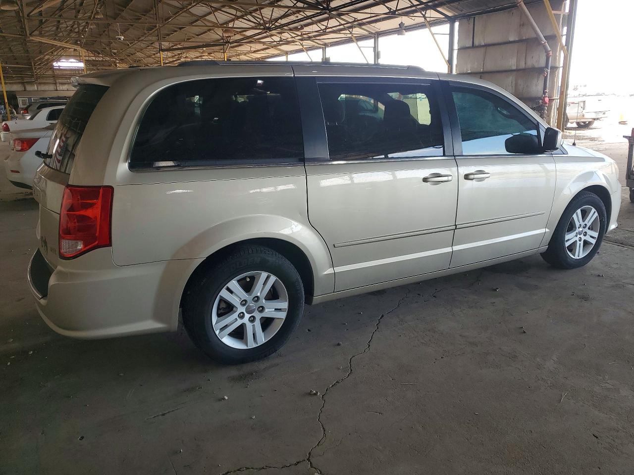 2013 Dodge Grand Caravan Crew Gold vin: 2C4RDGDG2DR693225