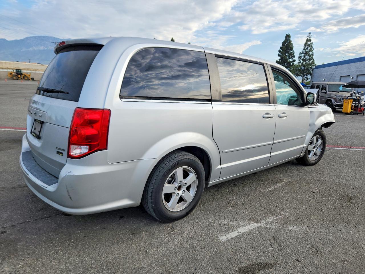 2012 Dodge Grand Caravan Crew Silver vin: 2C4RDGDG3CR110885