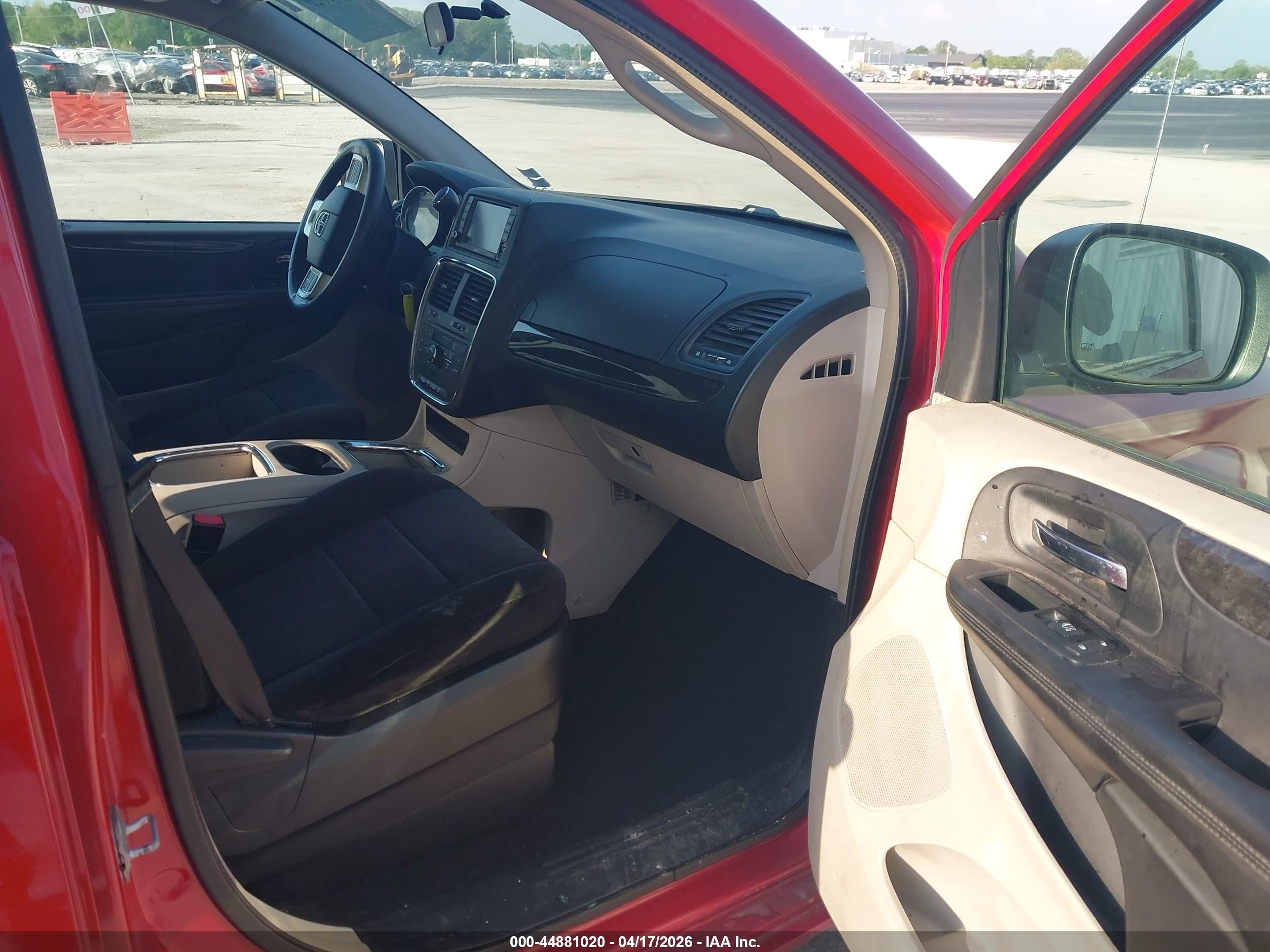 2012 Dodge Grand Caravan Crew Red vin: 2C4RDGDG3CR228922