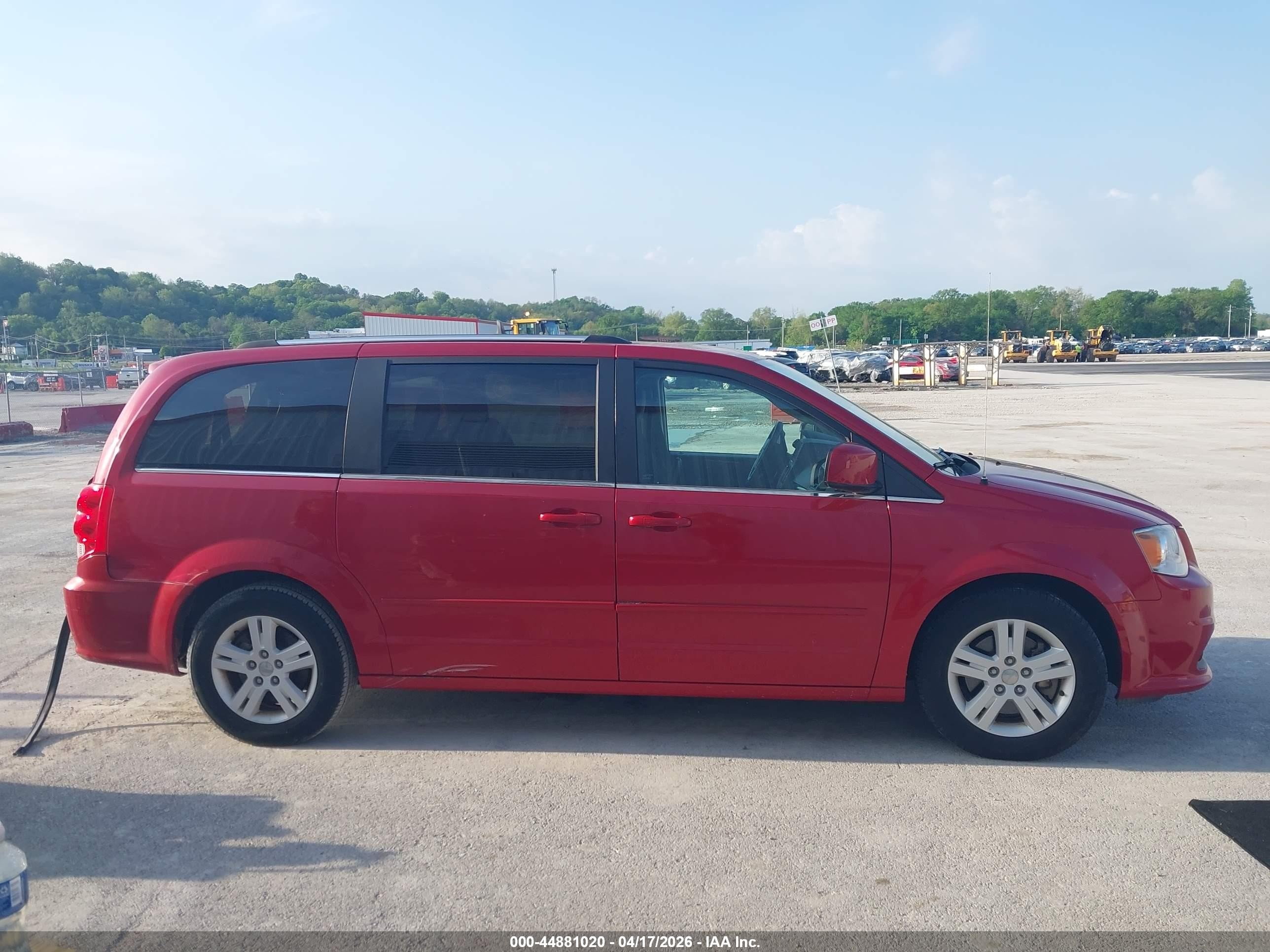 2012 Dodge Grand Caravan Crew Red vin: 2C4RDGDG3CR228922
