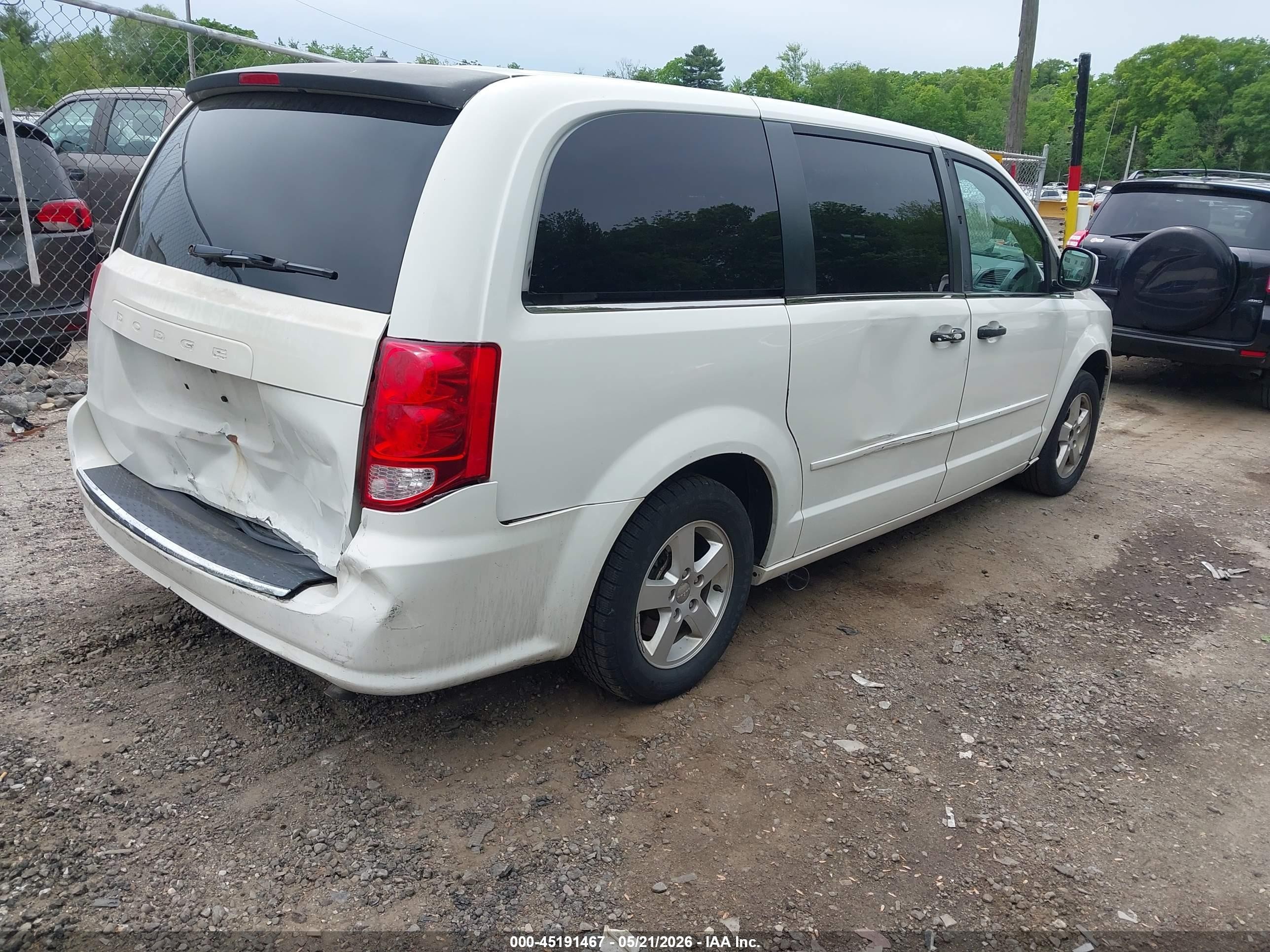 2012 Dodge Grand Caravan Crew White vin: 2C4RDGDG4CR109521